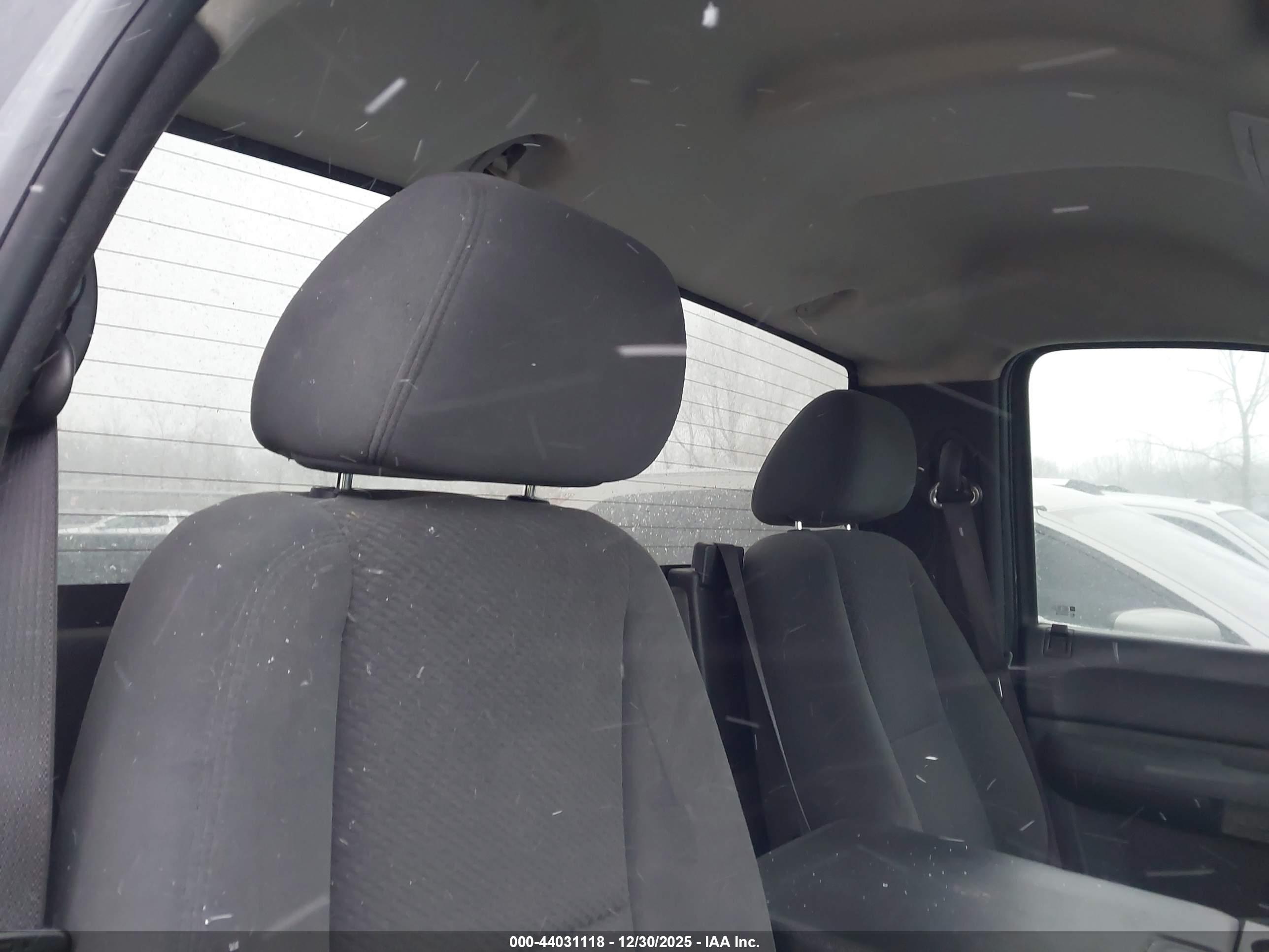 CHEVROLET SILVERADO image 8