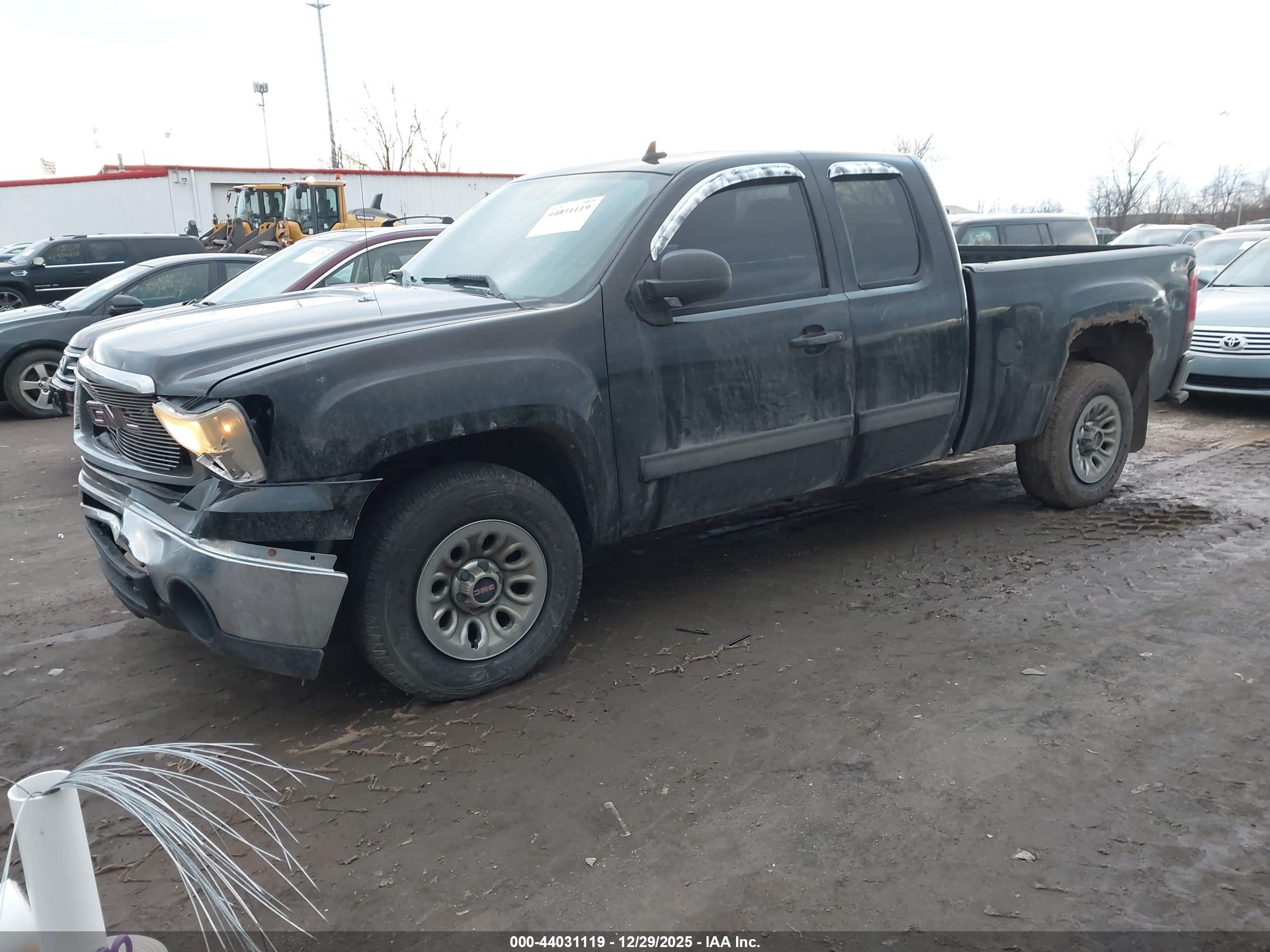 GMC SIERRA image 2