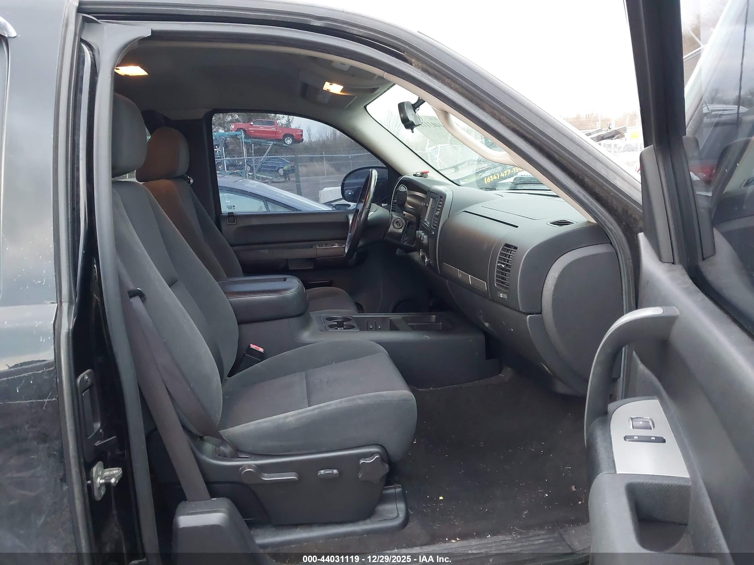 GMC SIERRA image 5