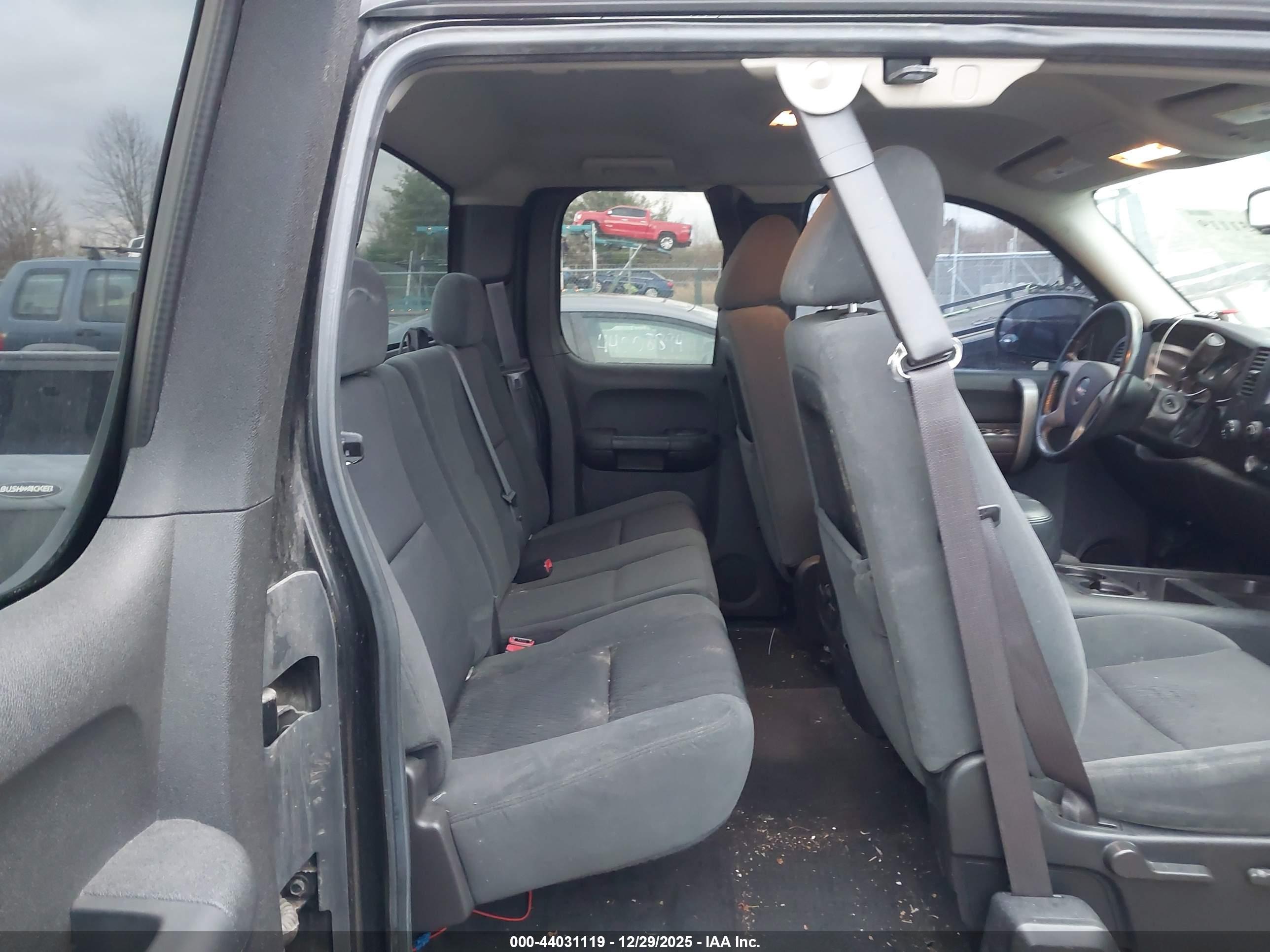 GMC SIERRA image 8