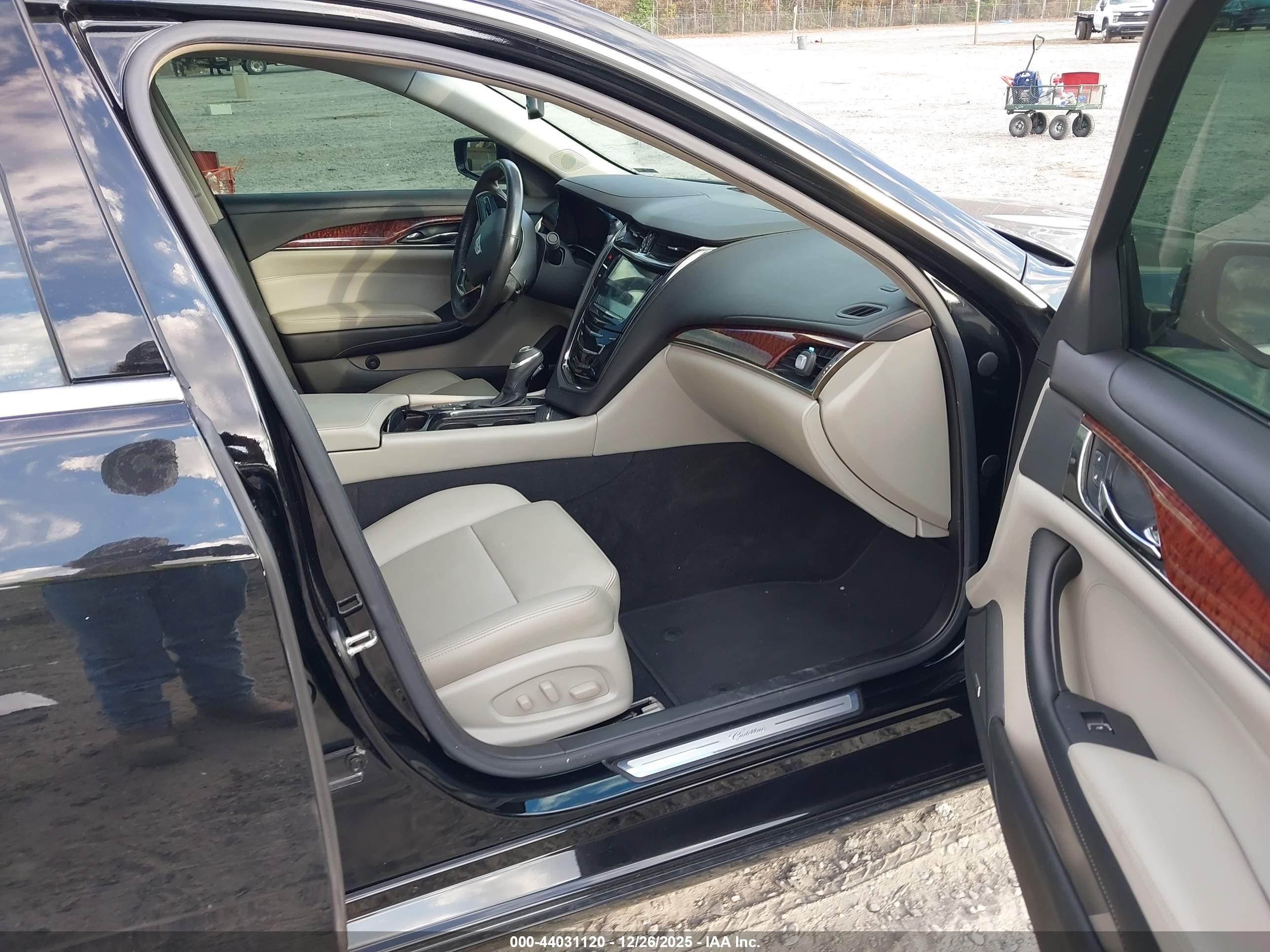 CADILLAC CTS image 5