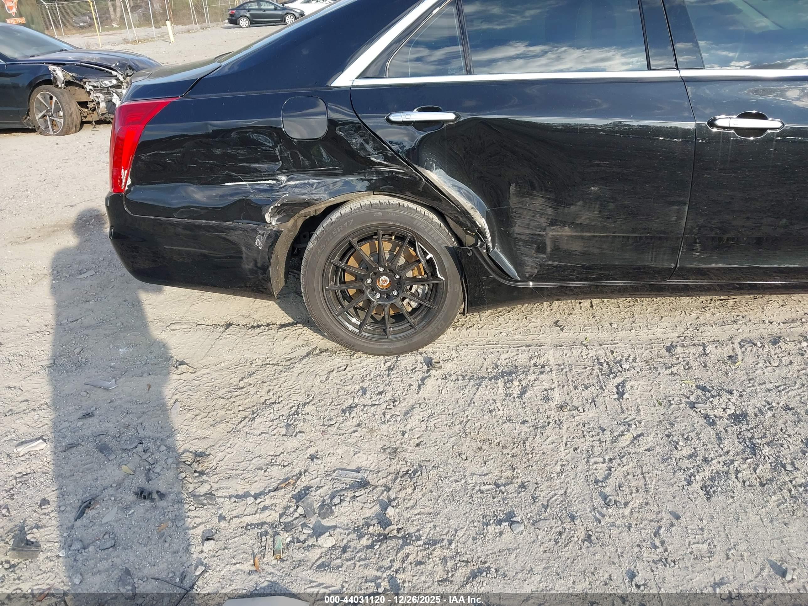 CADILLAC CTS image 6