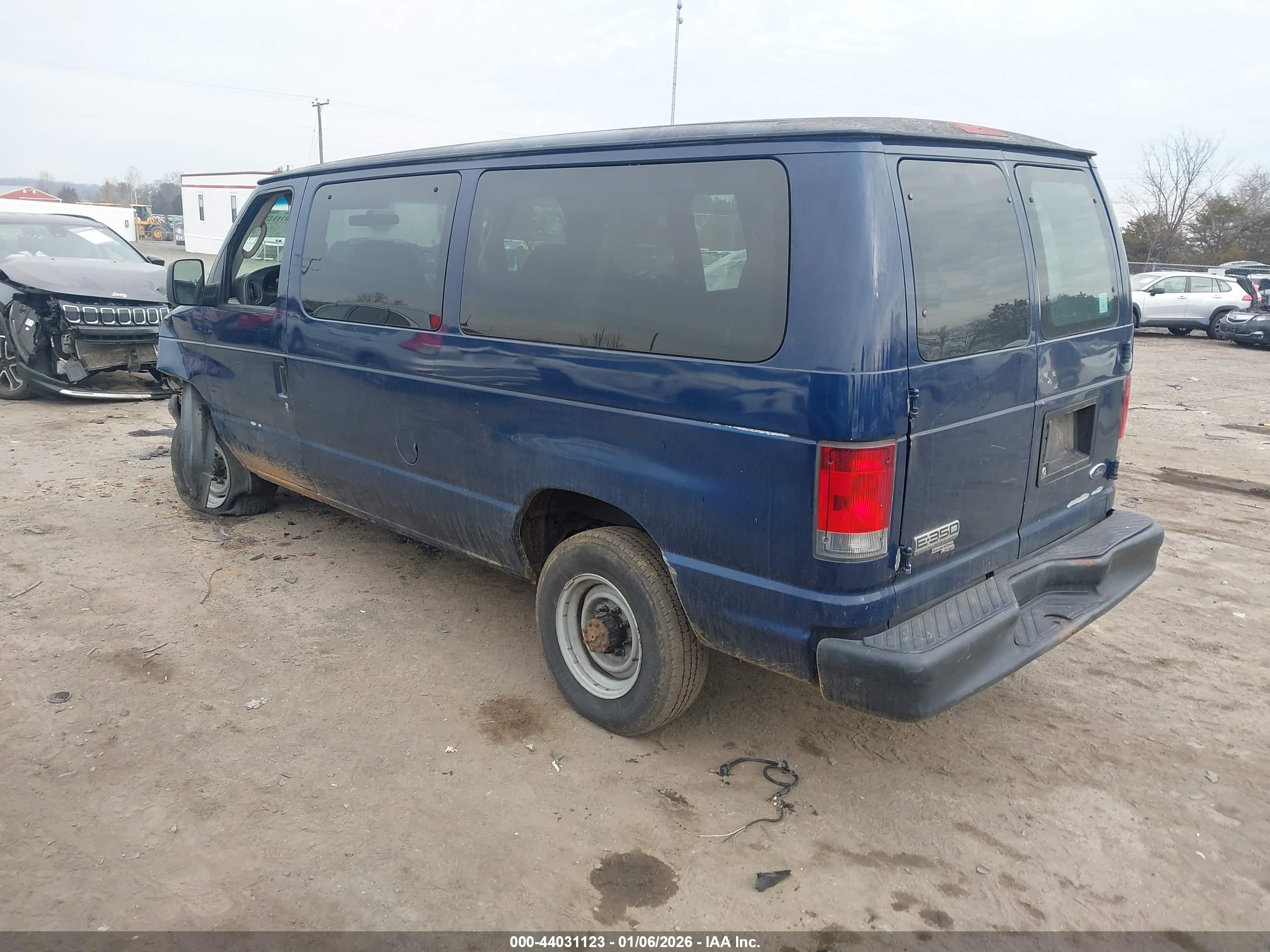 FORD E-350 image 3