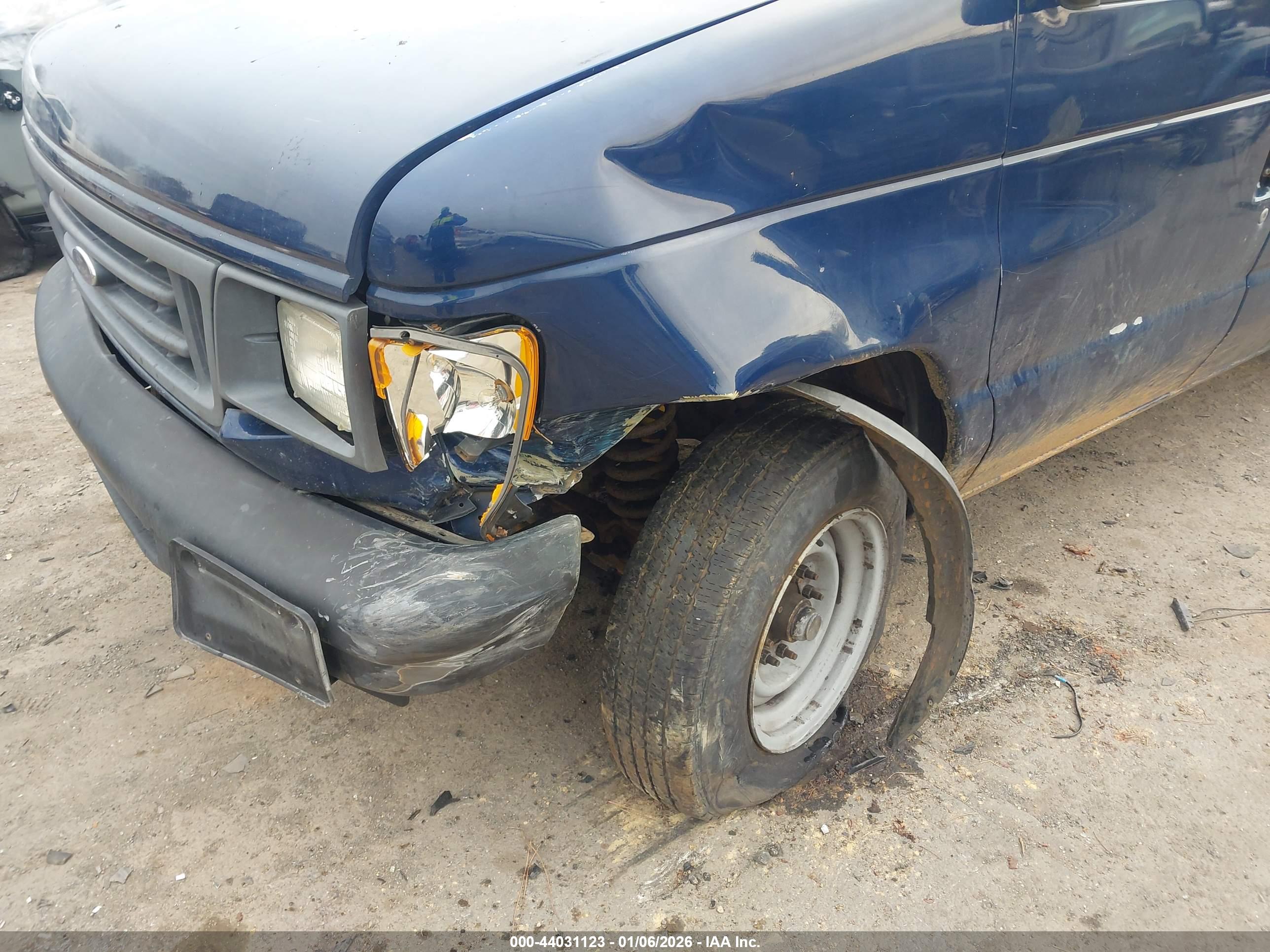 FORD E-350 image 6