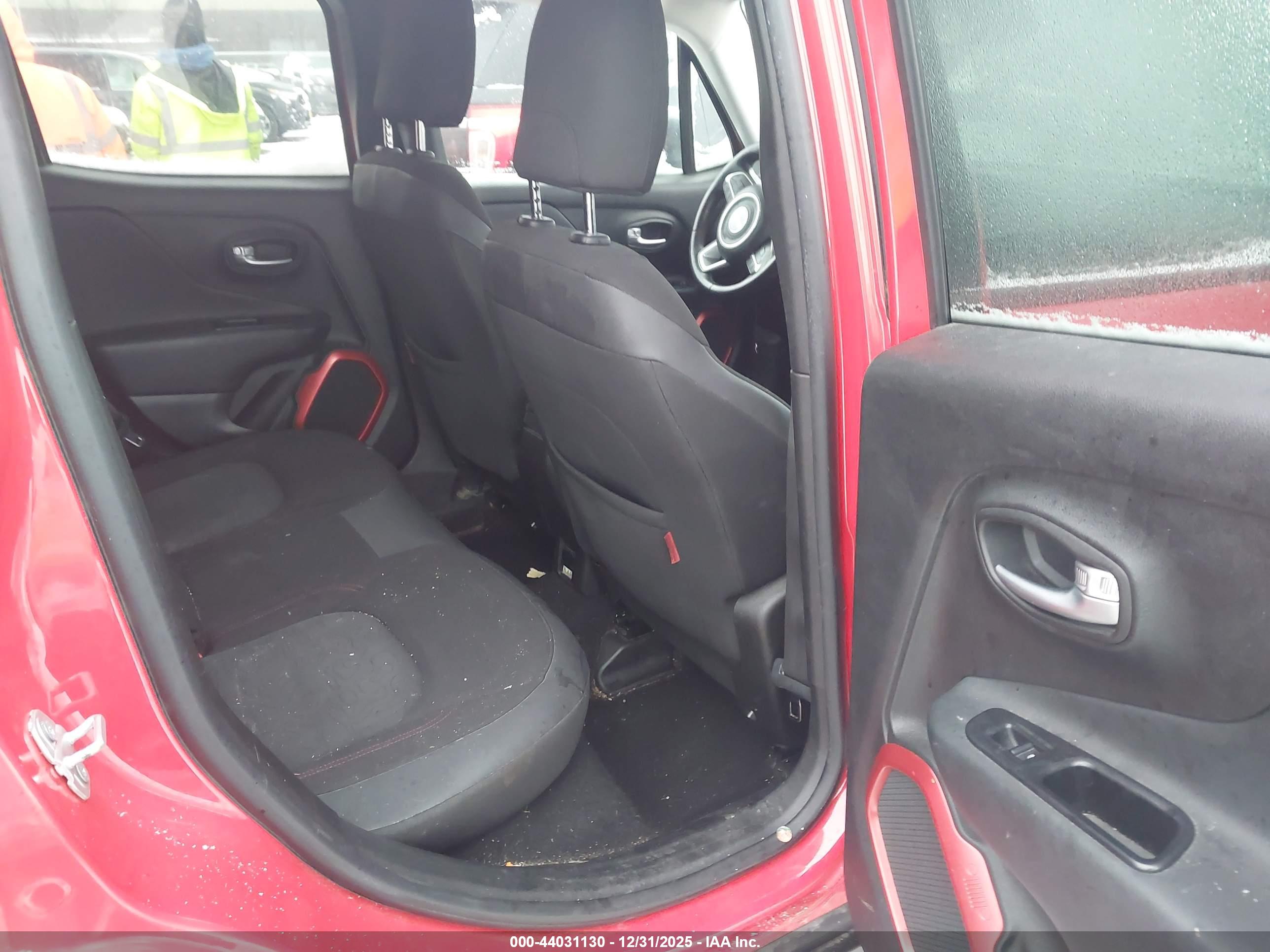 JEEP RENEGADE image 8
