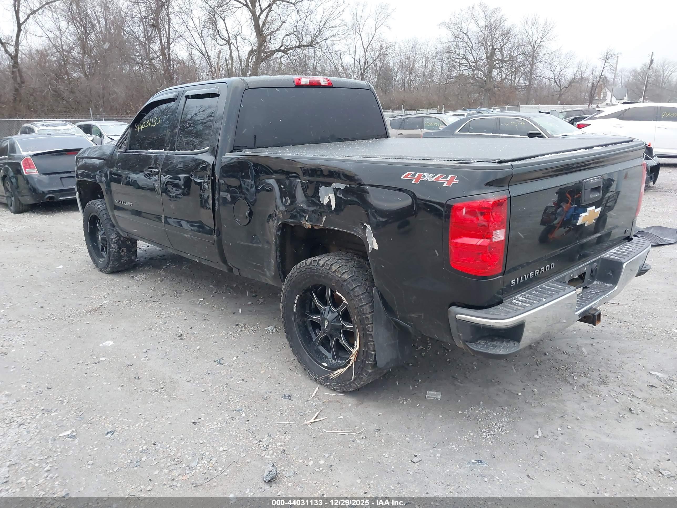 CHEVROLET SILVERADO image 3