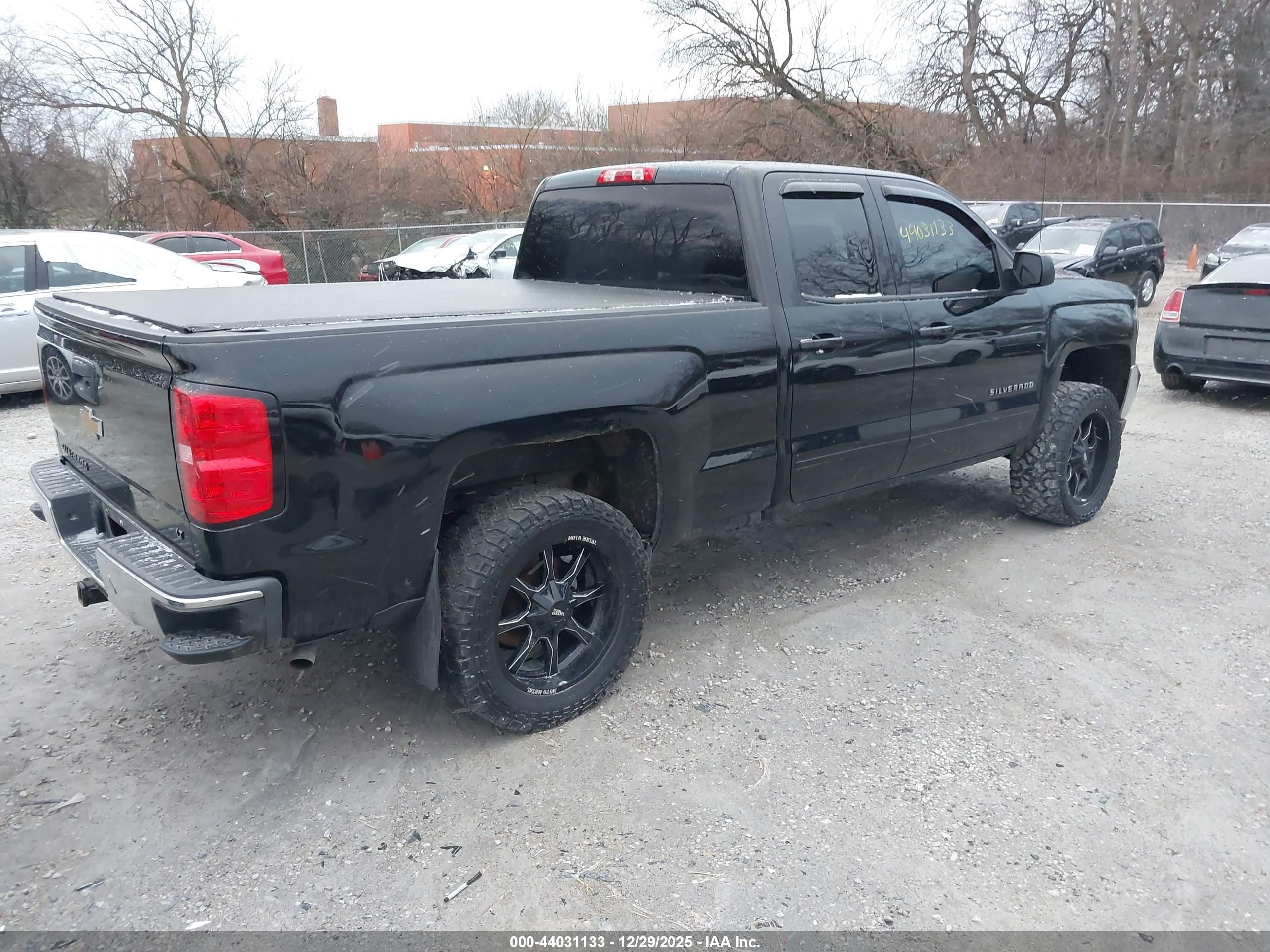CHEVROLET SILVERADO image 4