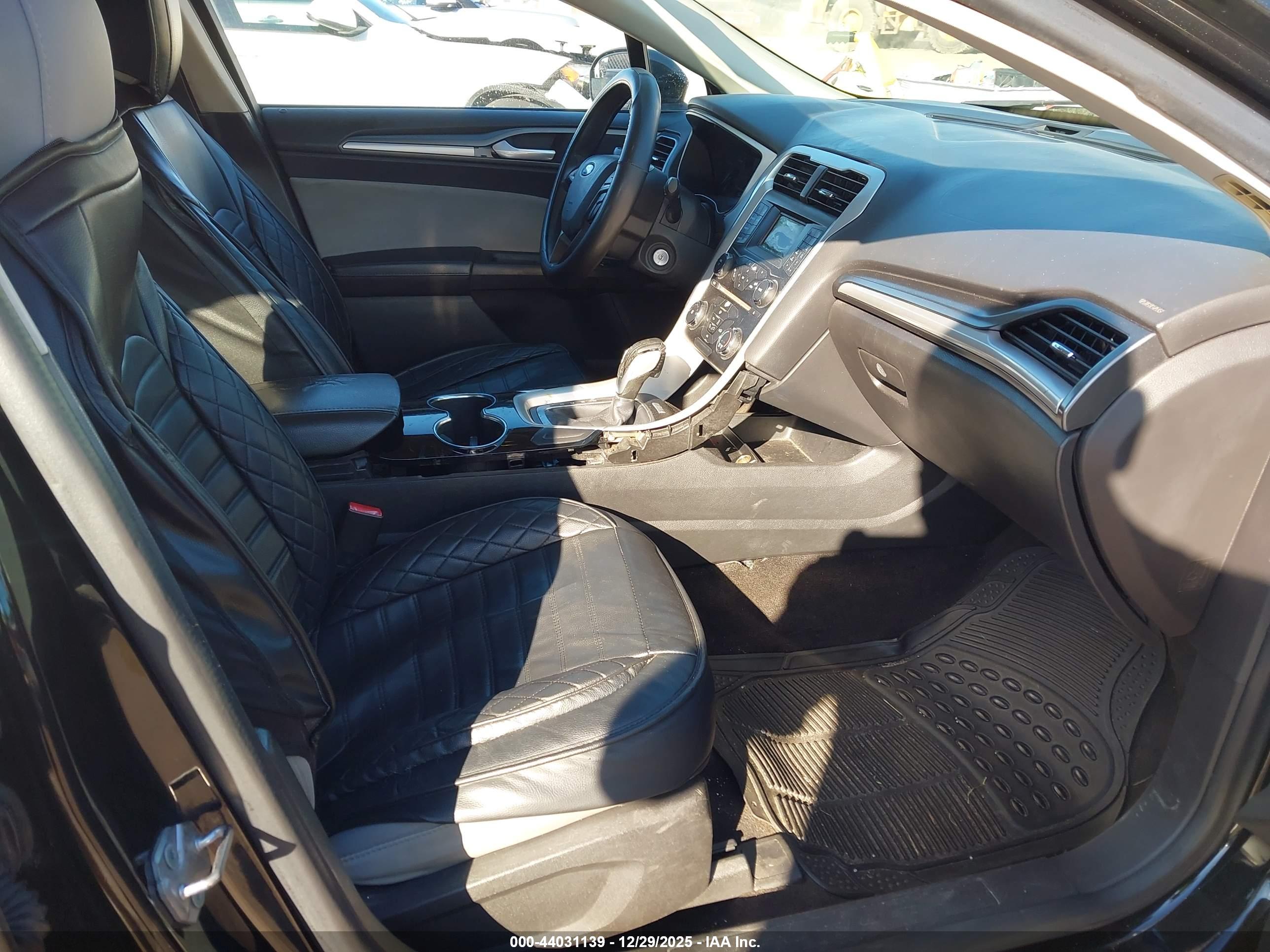 FORD FUSION image 5