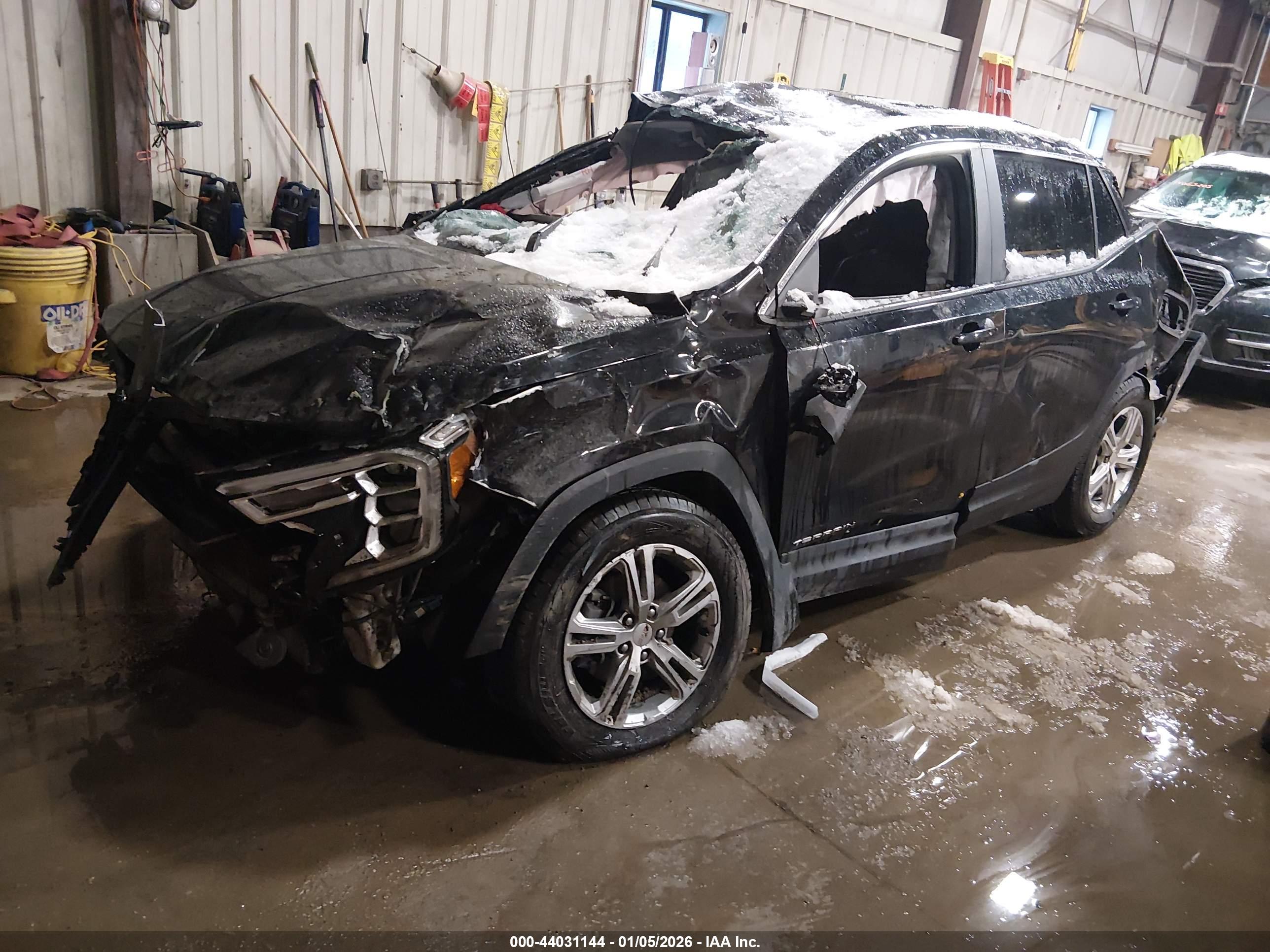 GMC TERRAIN image 2