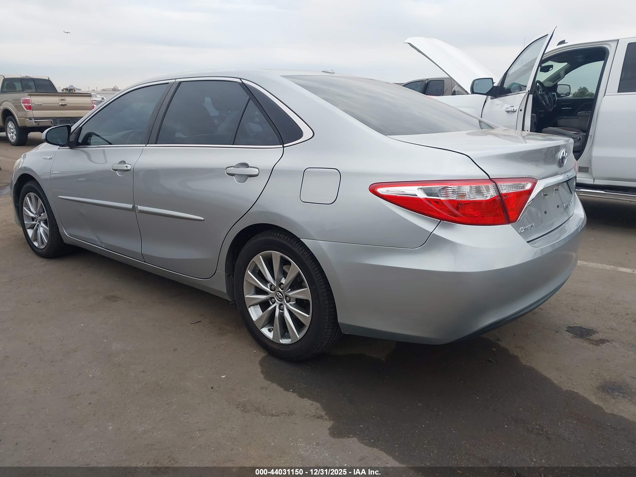 TOYOTA CAMRY image 3