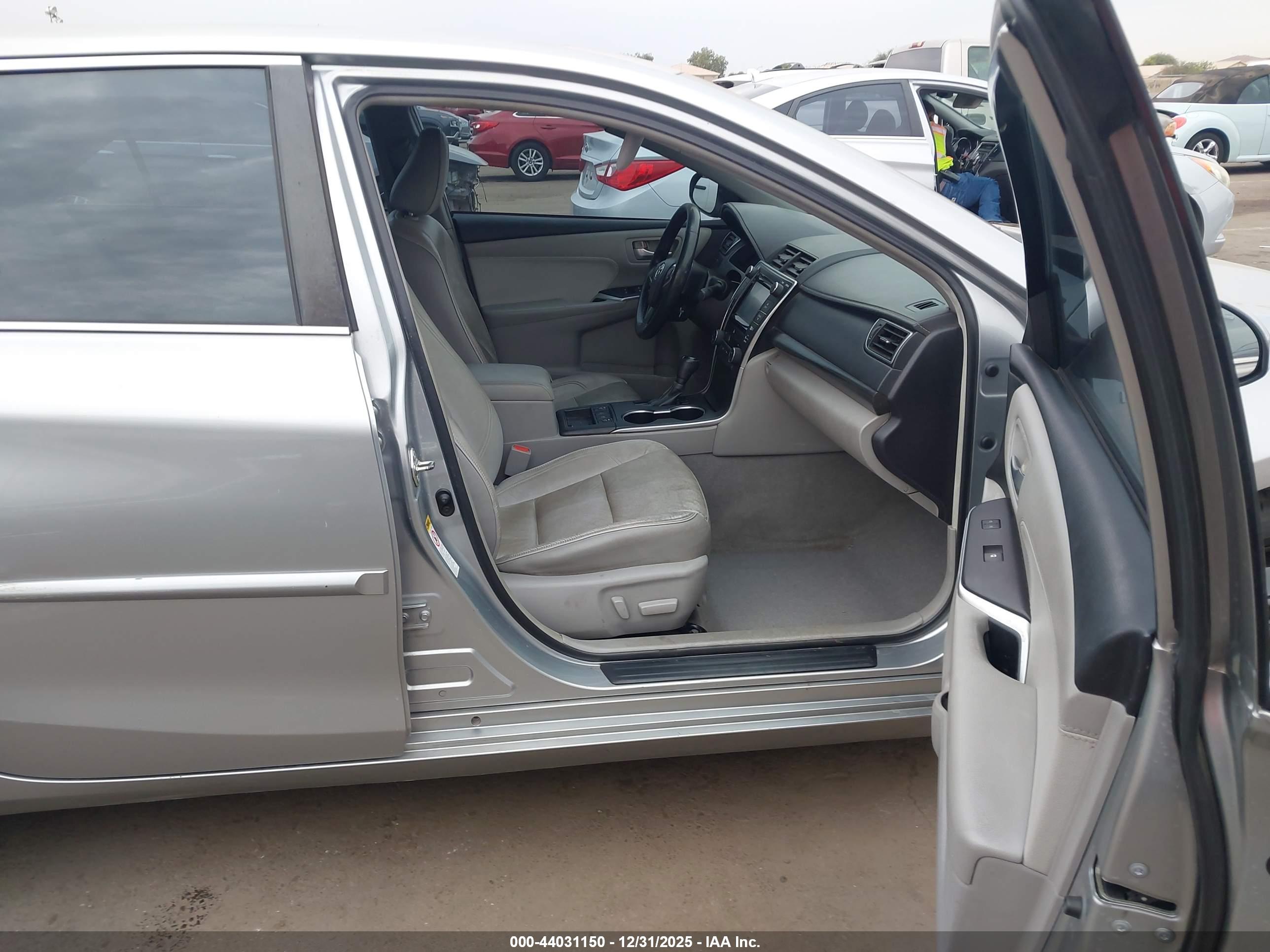 TOYOTA CAMRY image 5