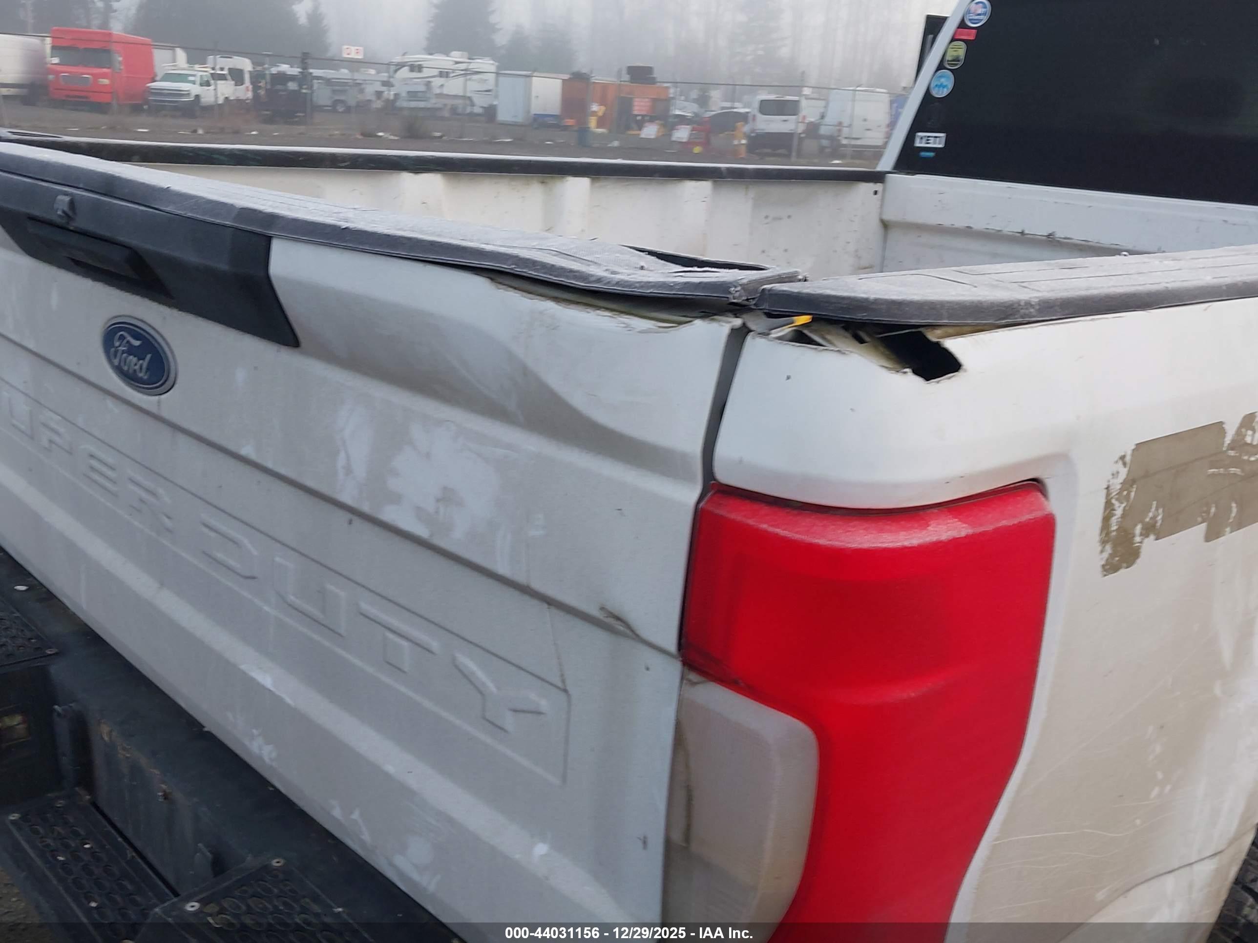 FORD F-250 image 6
