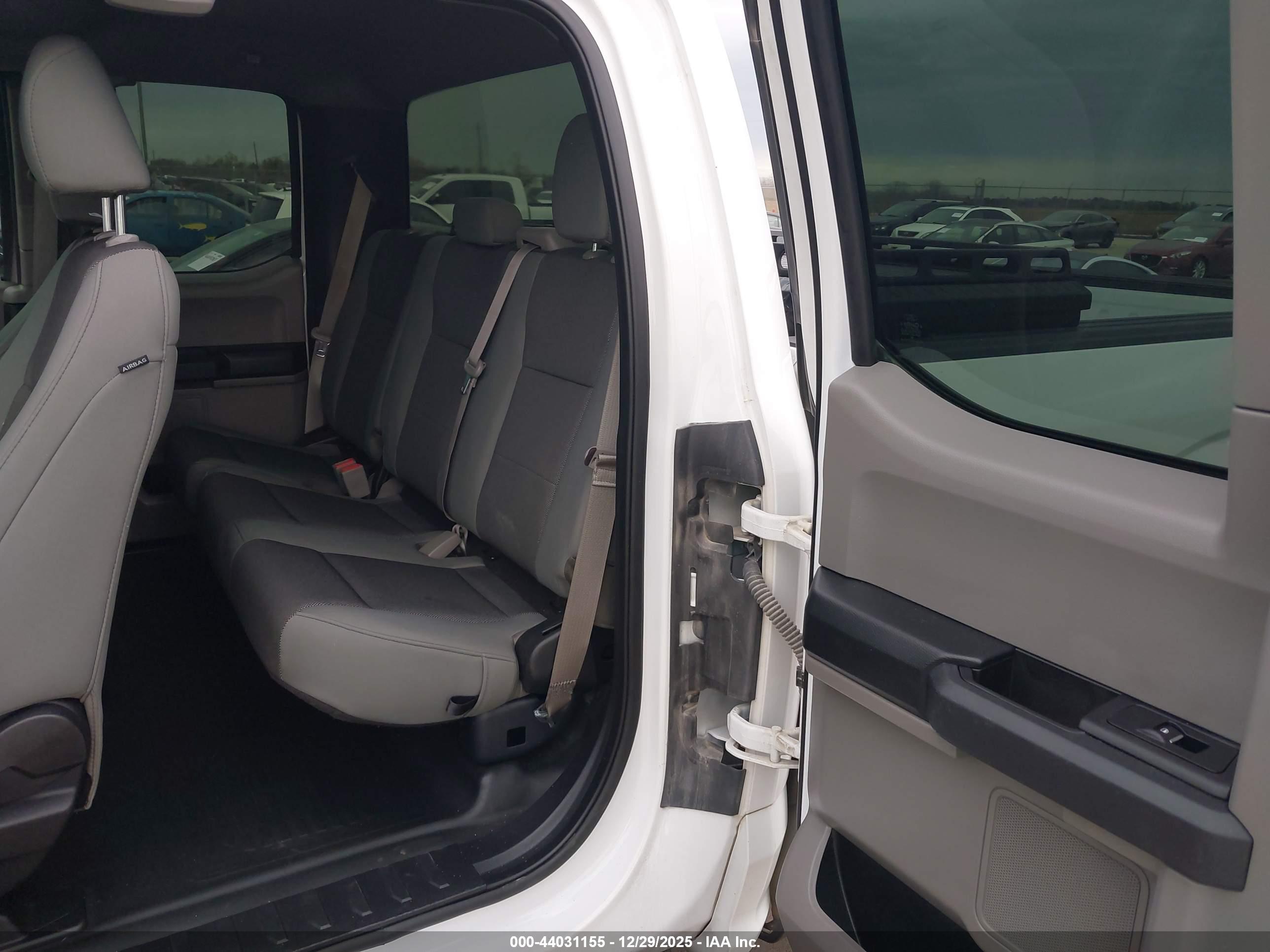 FORD F-150 image 8