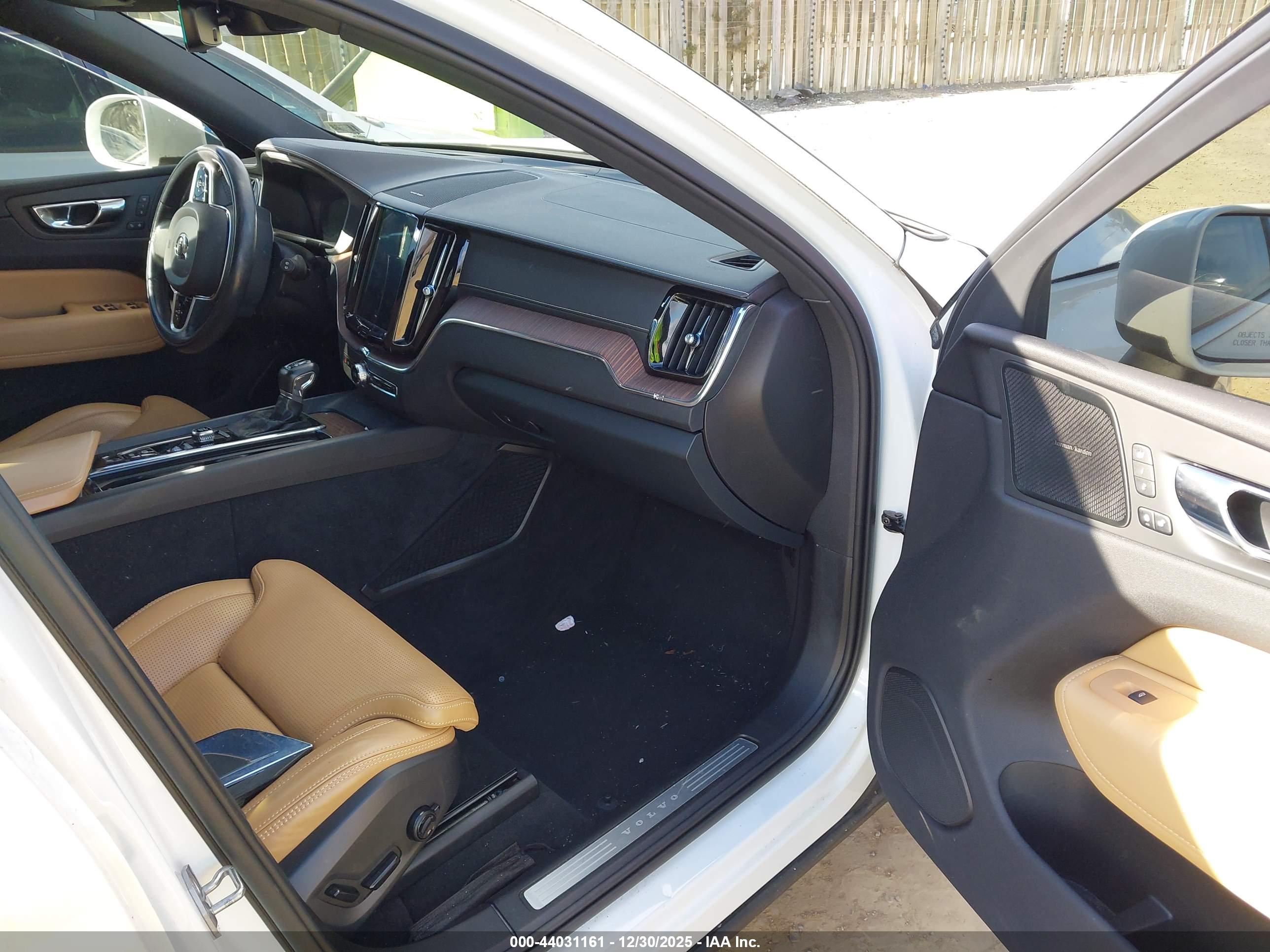VOLVO XC60 image 5