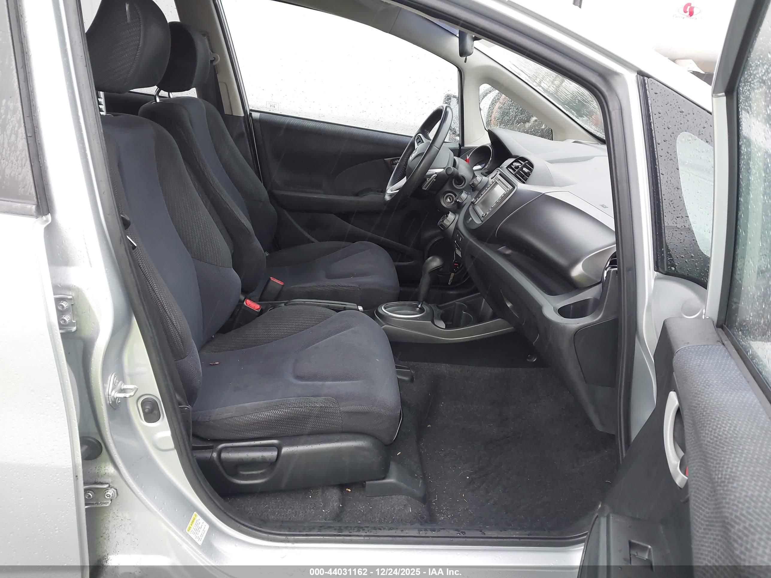HONDA FIT image 5