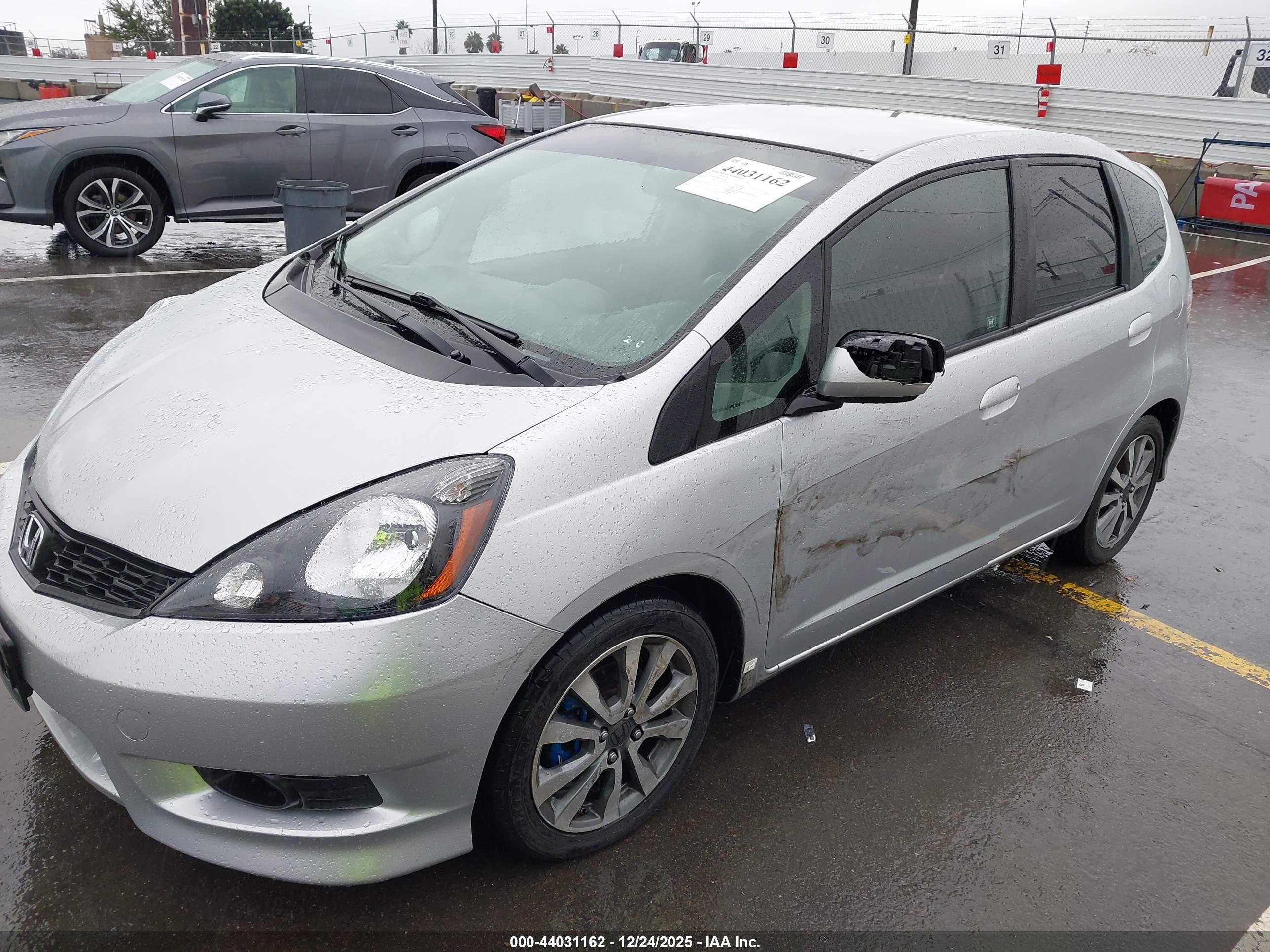 HONDA FIT image 6