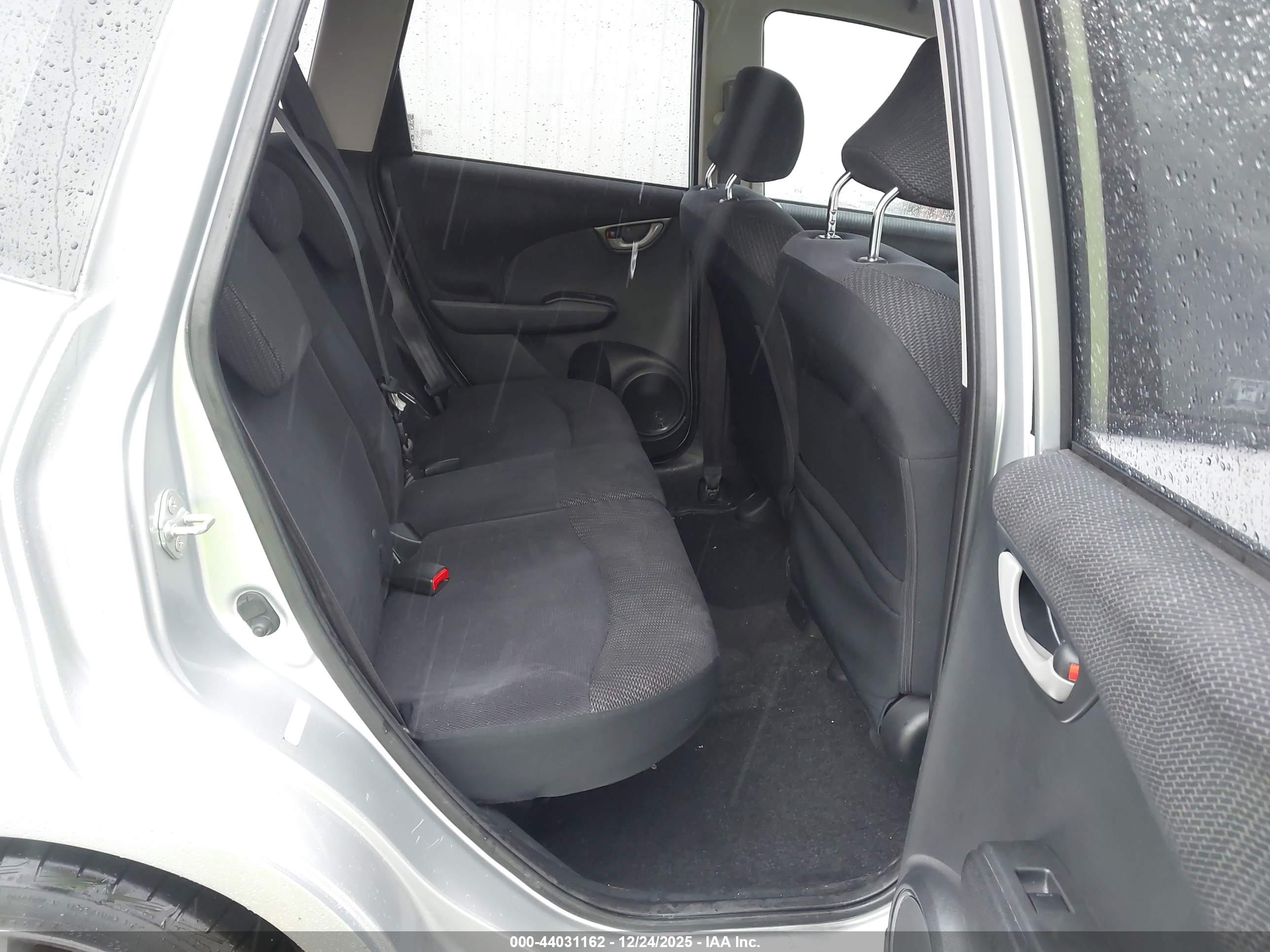 HONDA FIT image 8