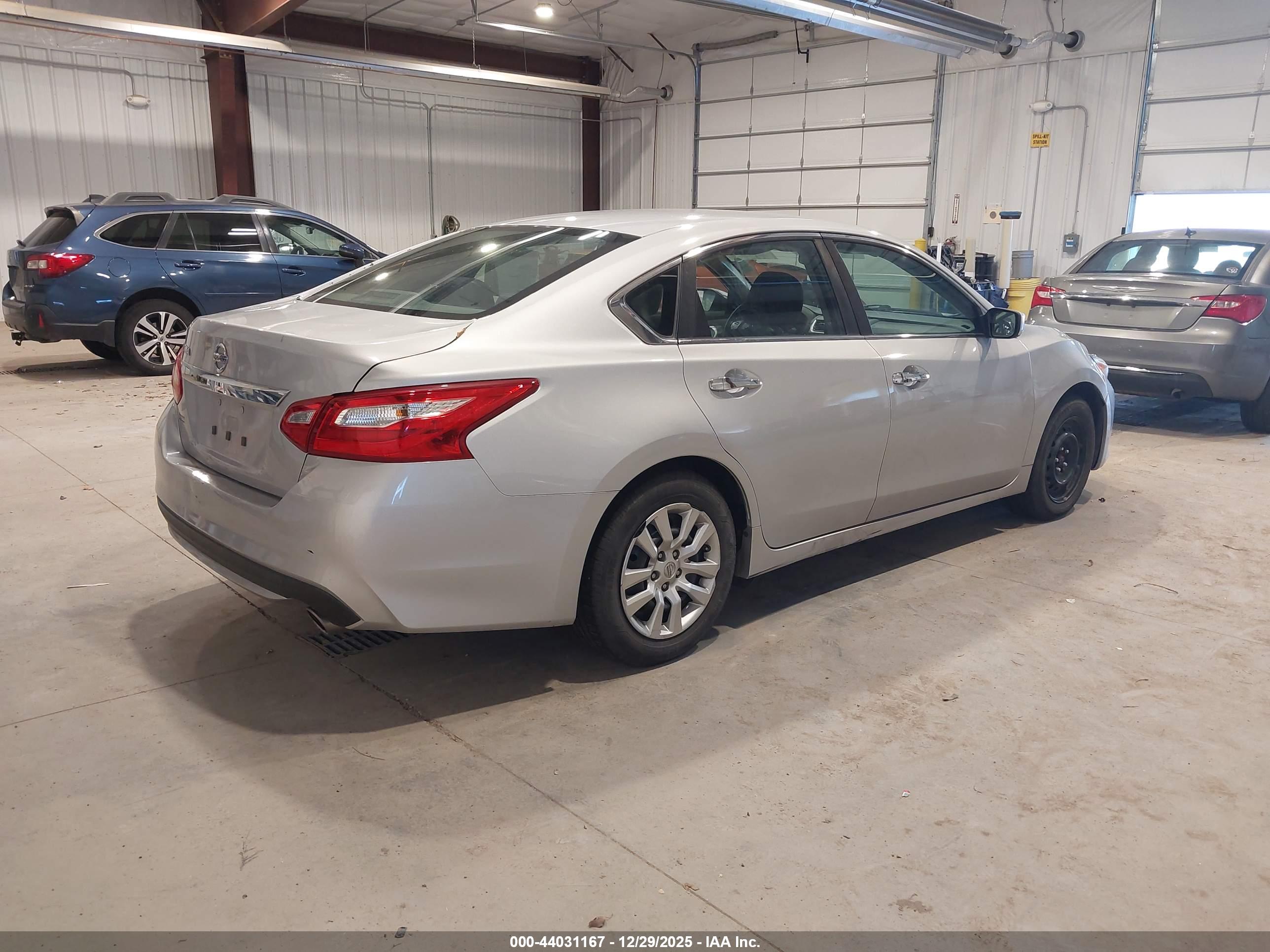 NISSAN ALTIMA image 4
