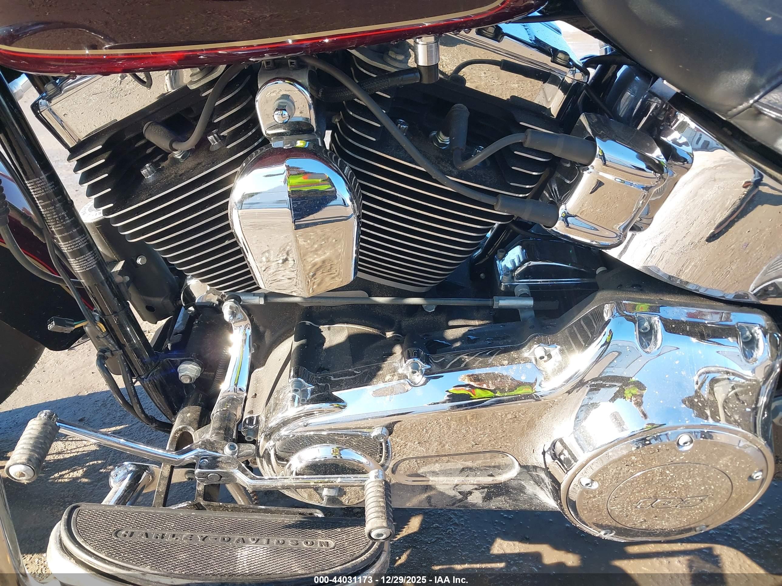 HARLEY-DAVIDSON FLSTC image 9