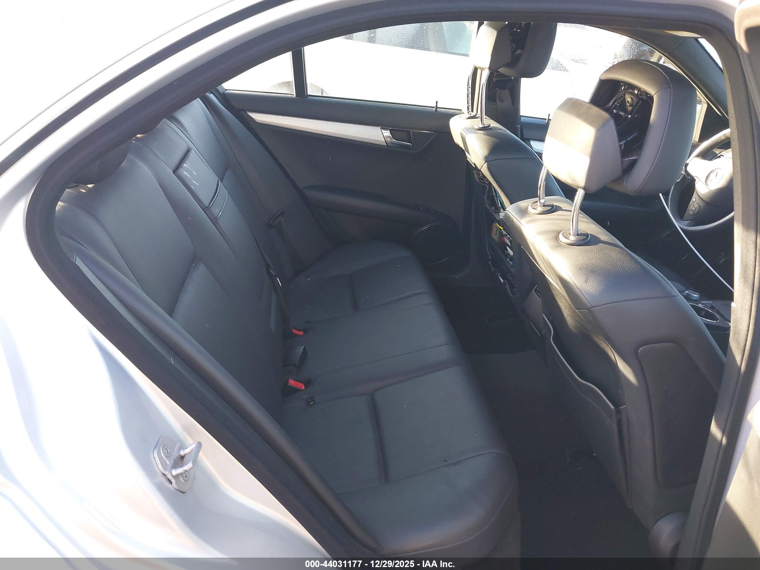 MERCEDES-BENZ C image 8