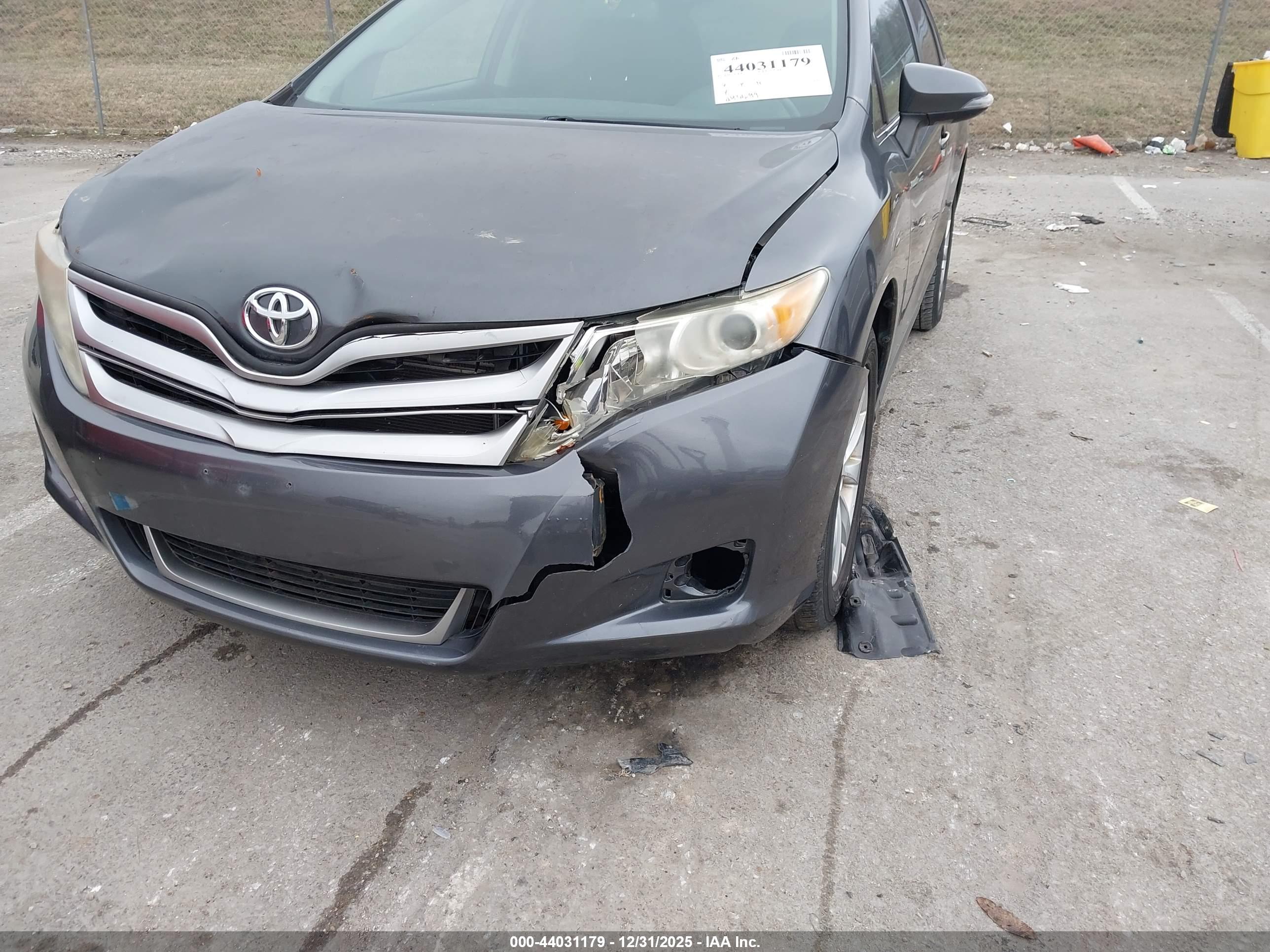 TOYOTA VENZA image 6