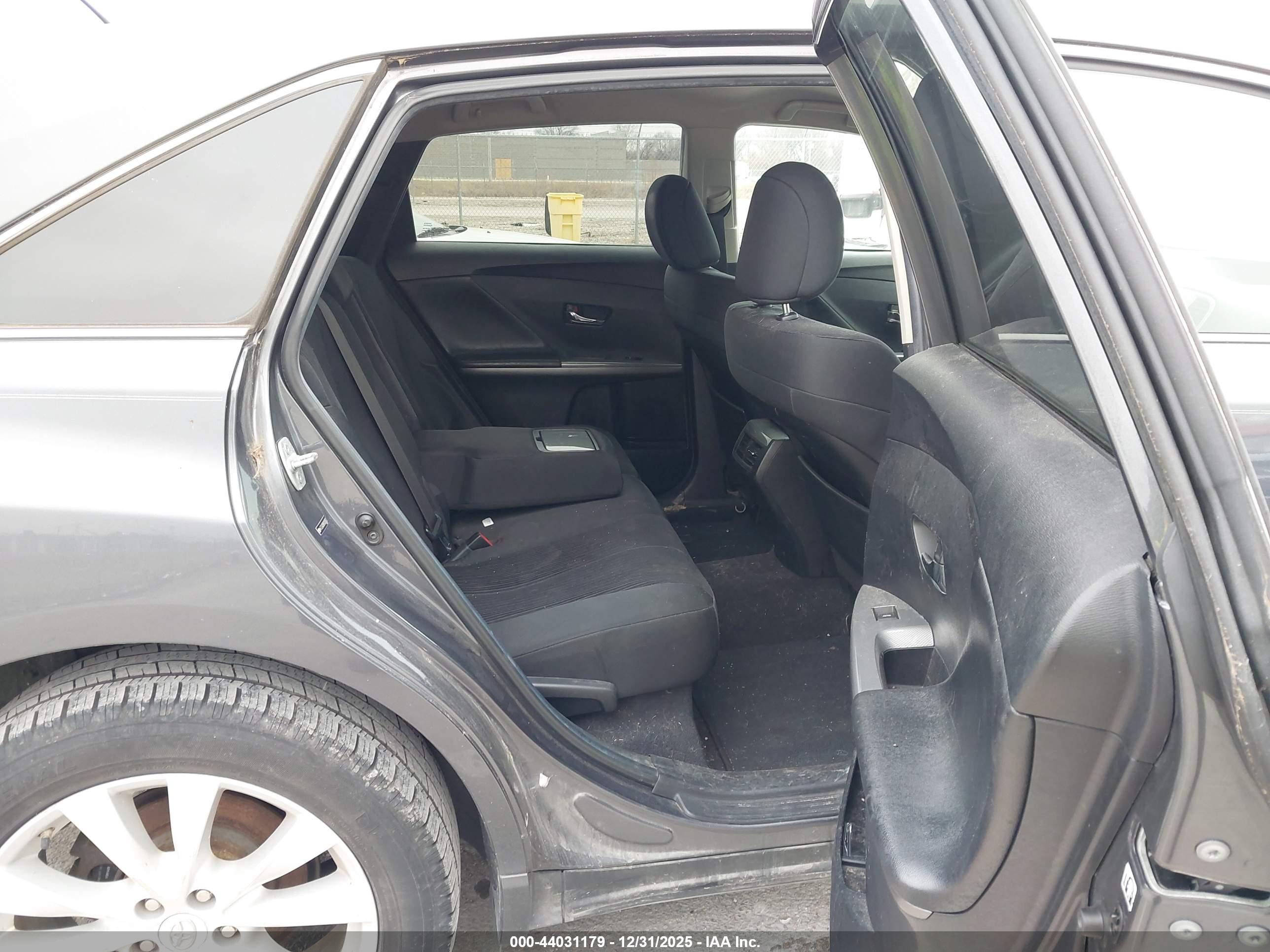 TOYOTA VENZA image 8