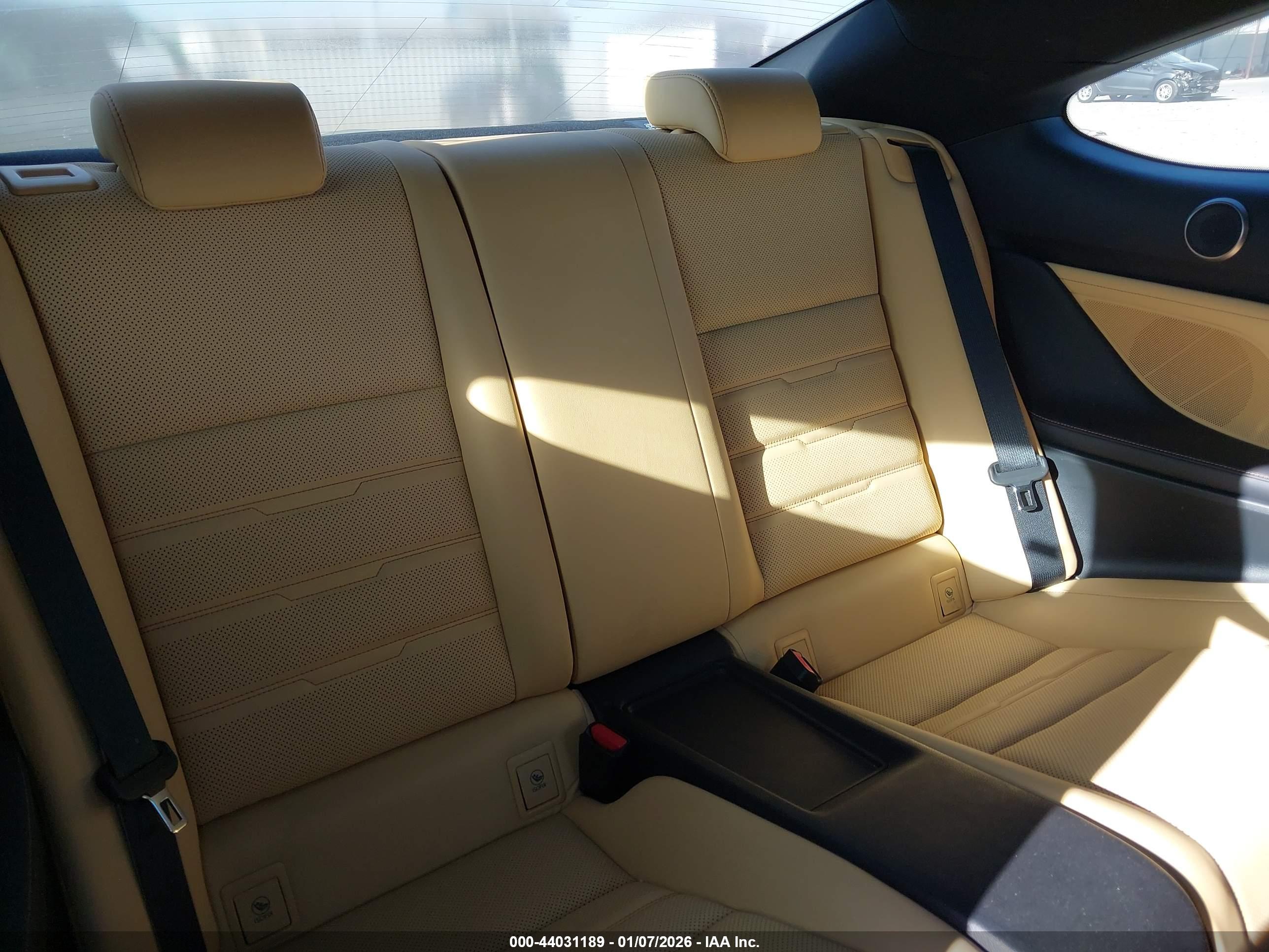 LEXUS RC image 8