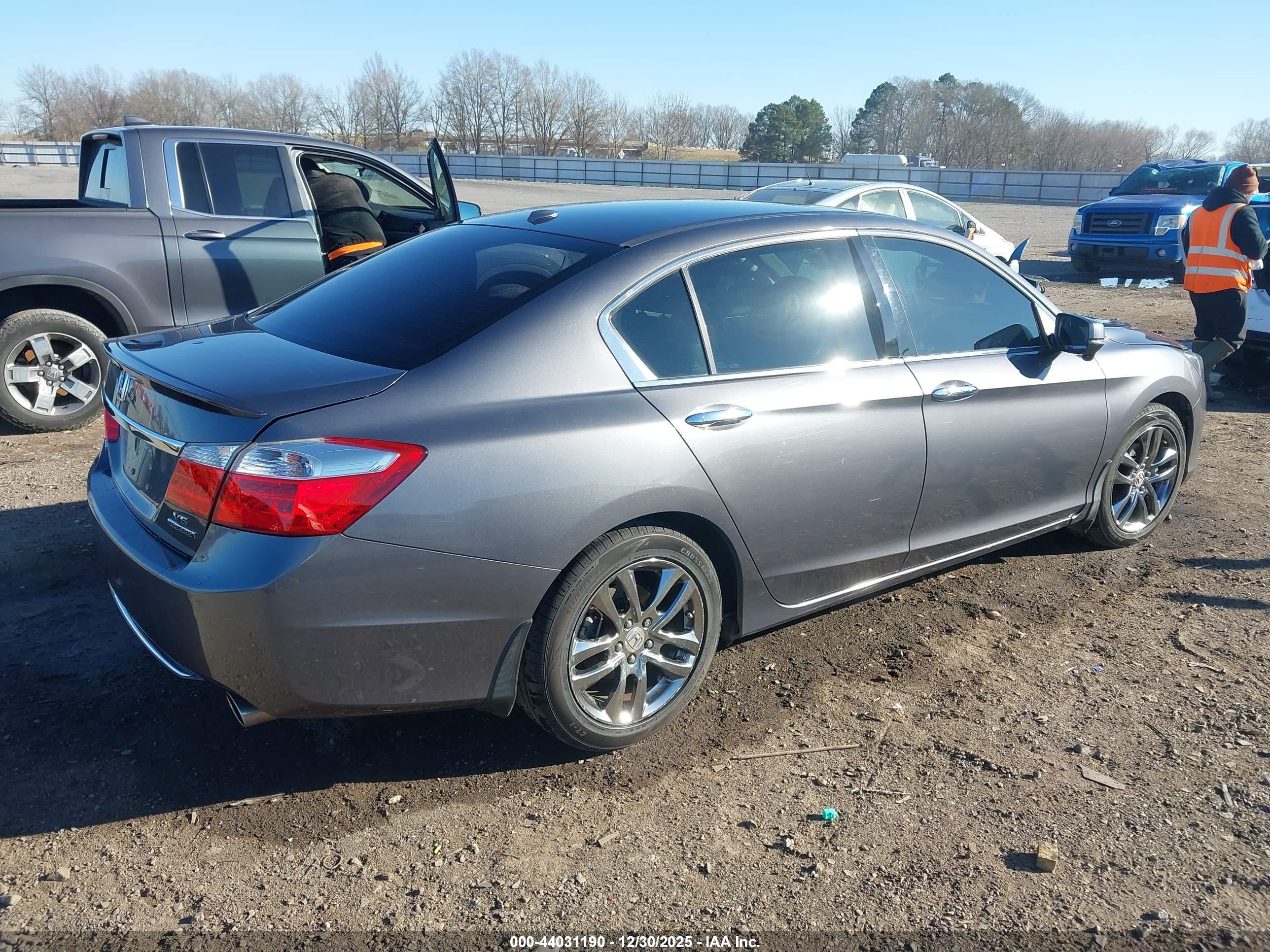 HONDA ACCORD image 4
