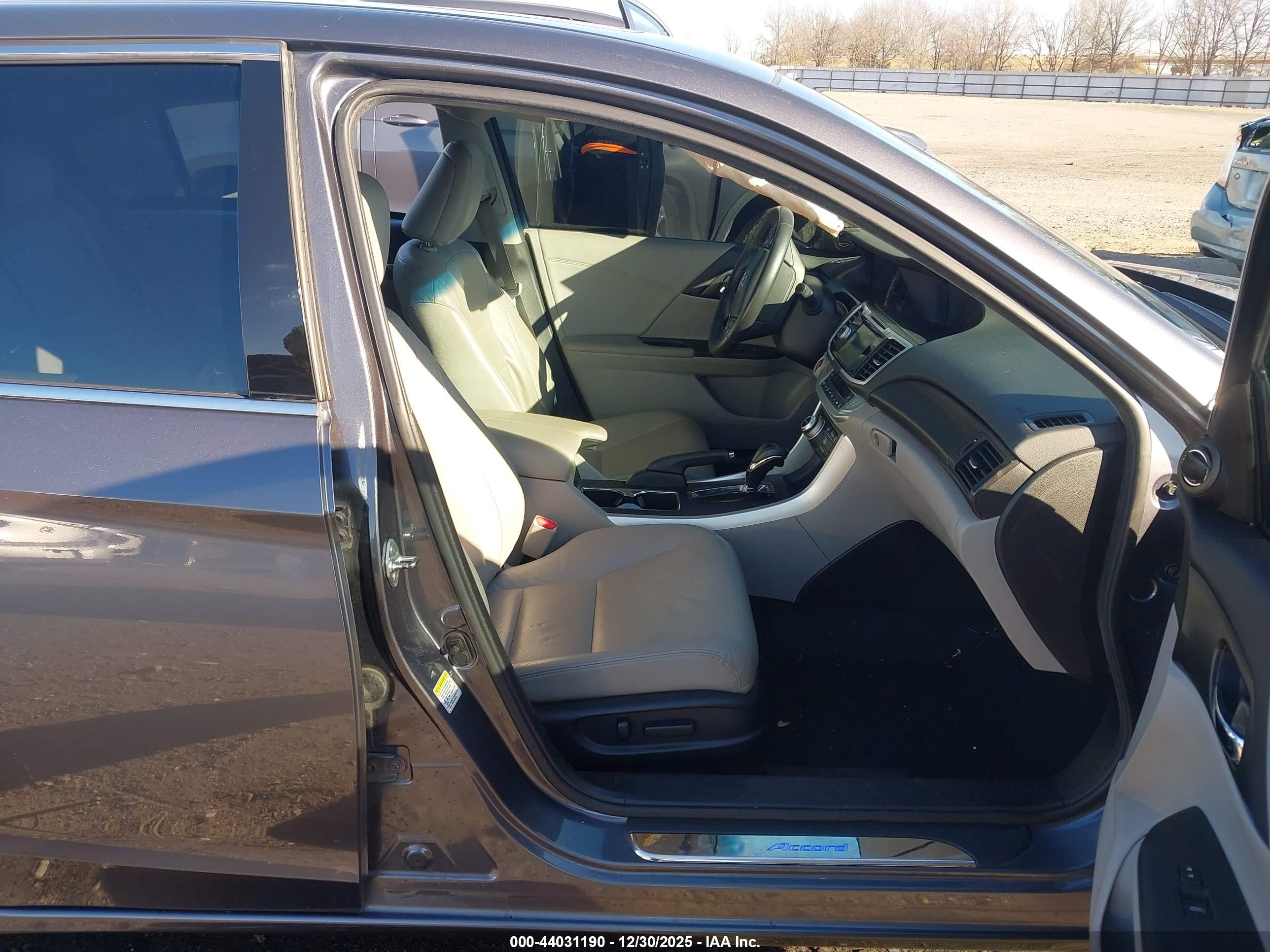 HONDA ACCORD image 5