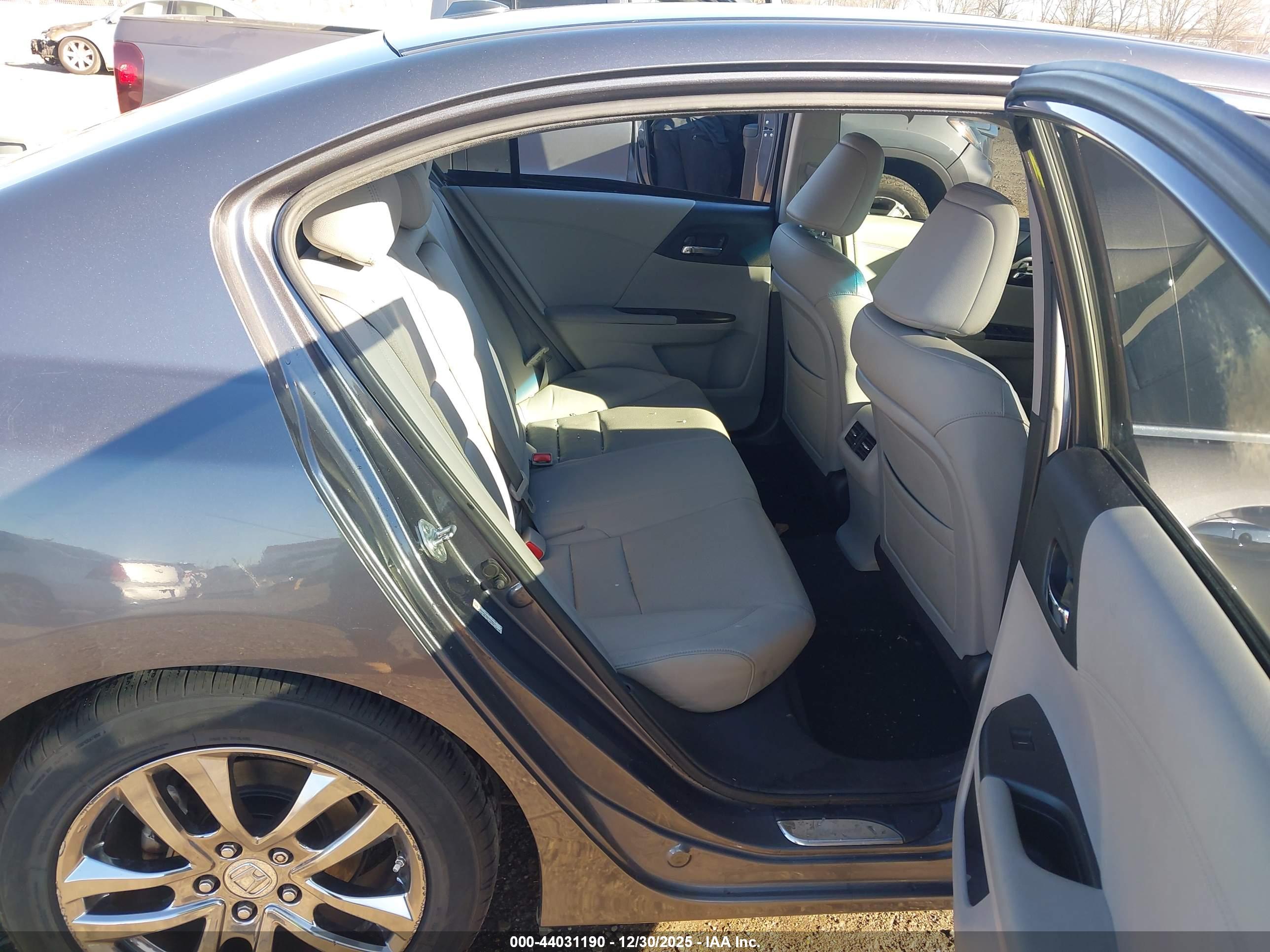 HONDA ACCORD image 8