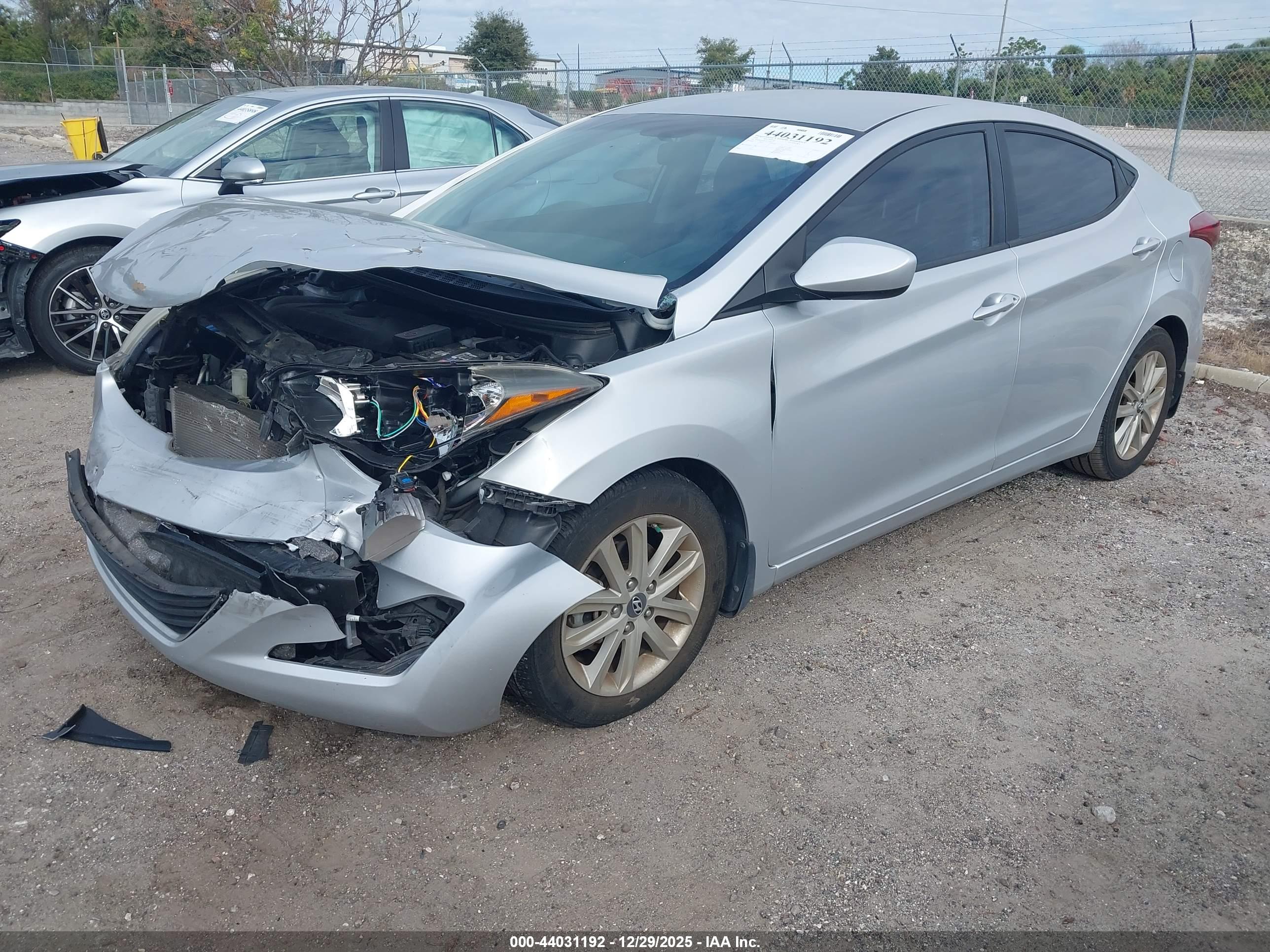 HYUNDAI ELANTRA image 2