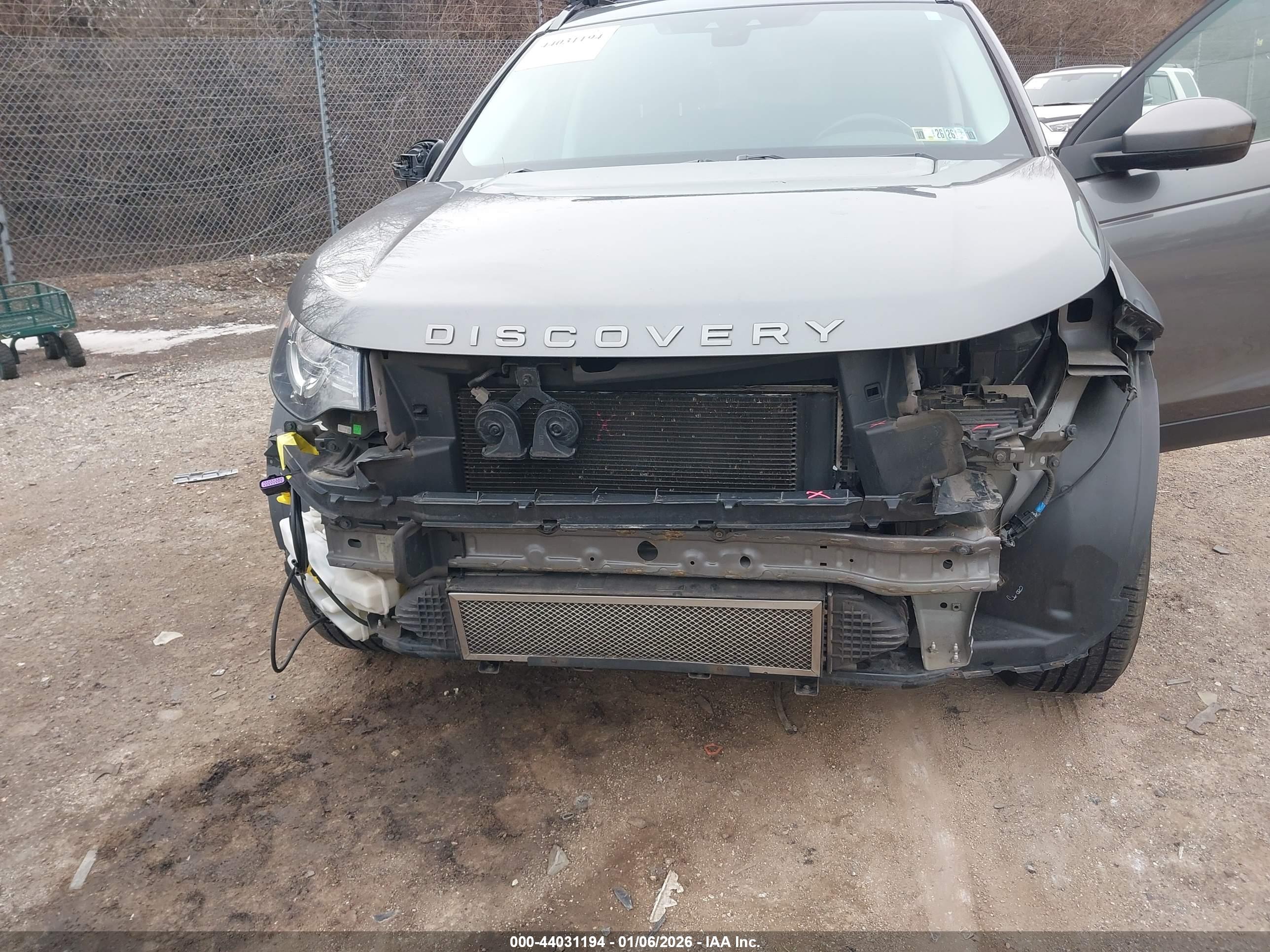 LAND ROVER image 6