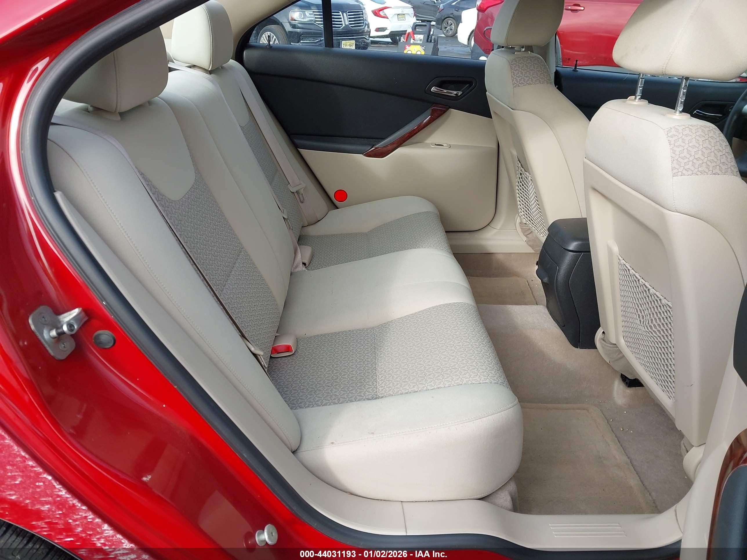 PONTIAC G6 image 8