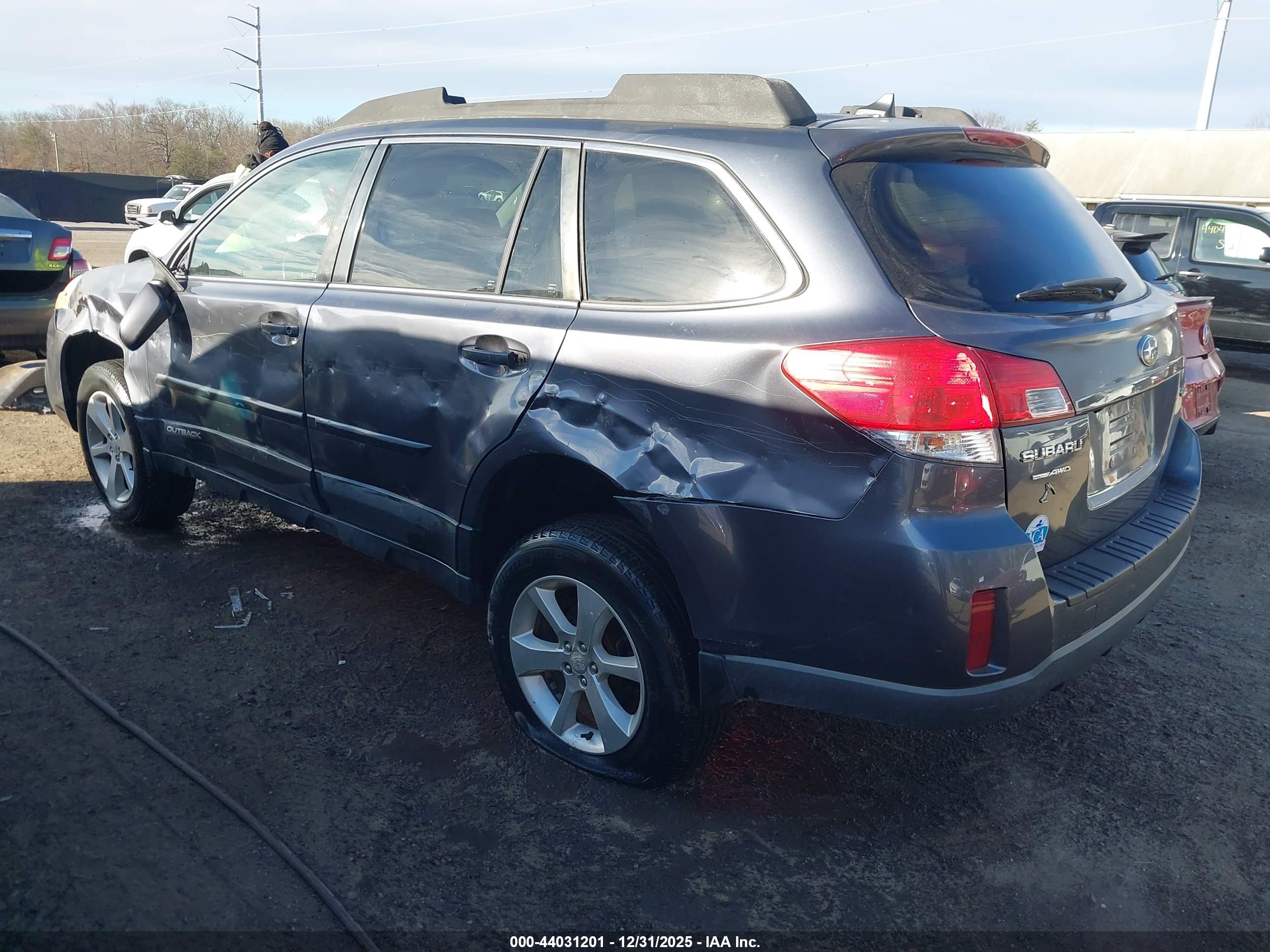 SUBARU OUTBACK image 3