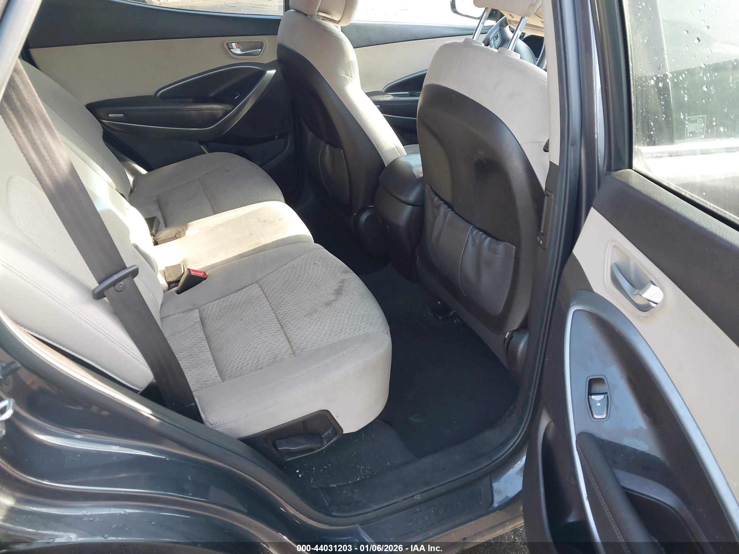 HYUNDAI SANTA image 8
