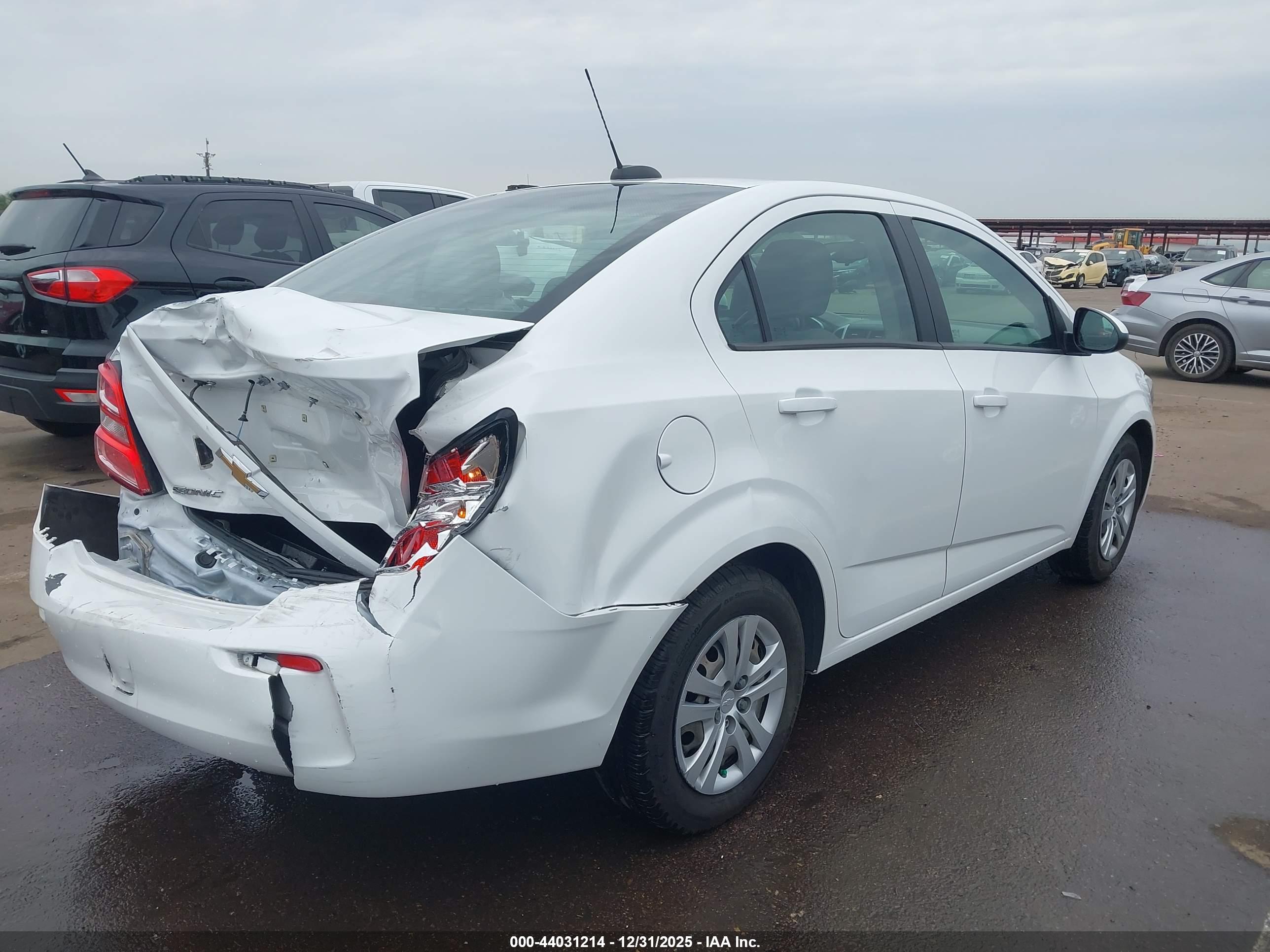 CHEVROLET SONIC image 4