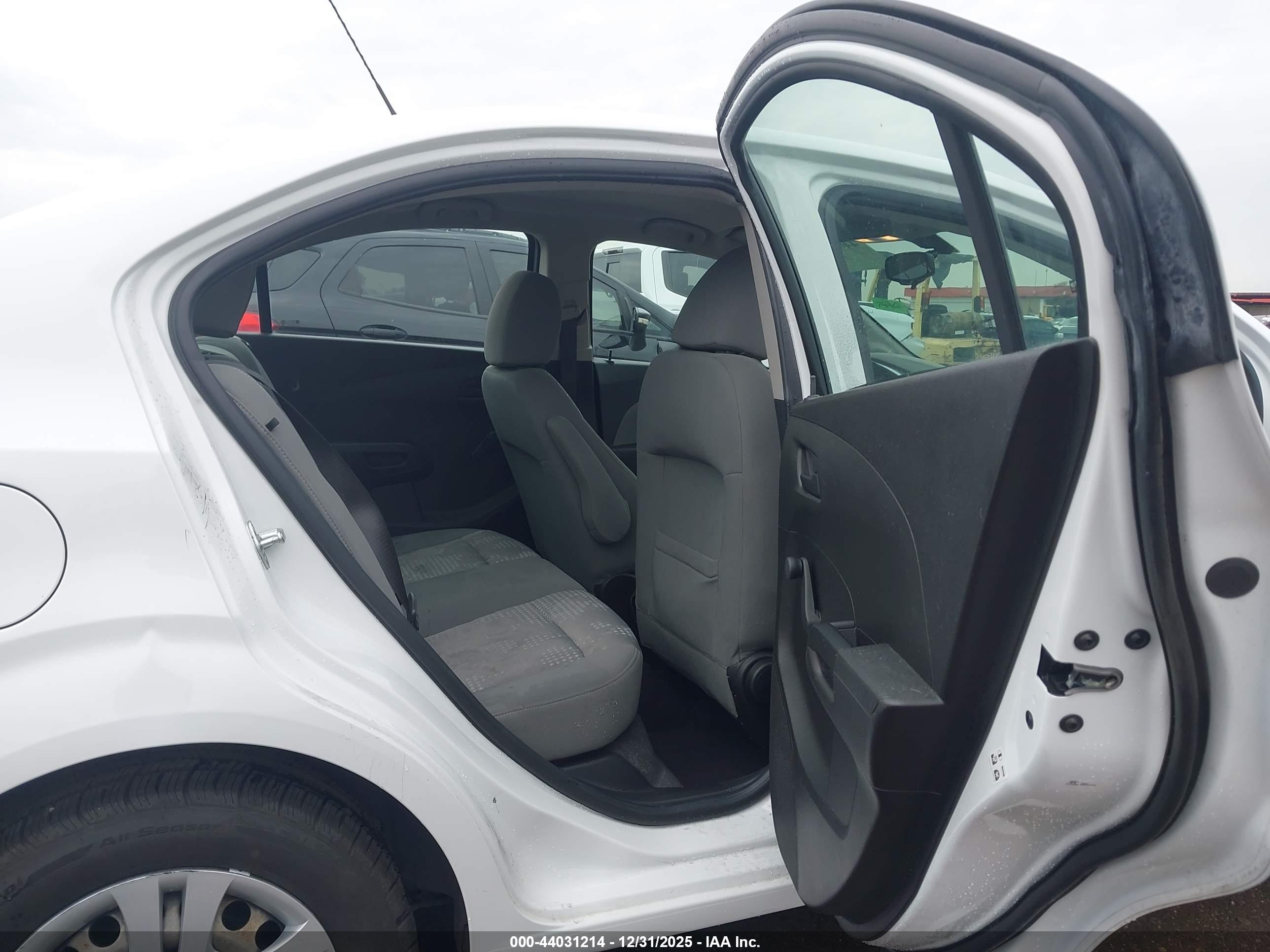 CHEVROLET SONIC image 8