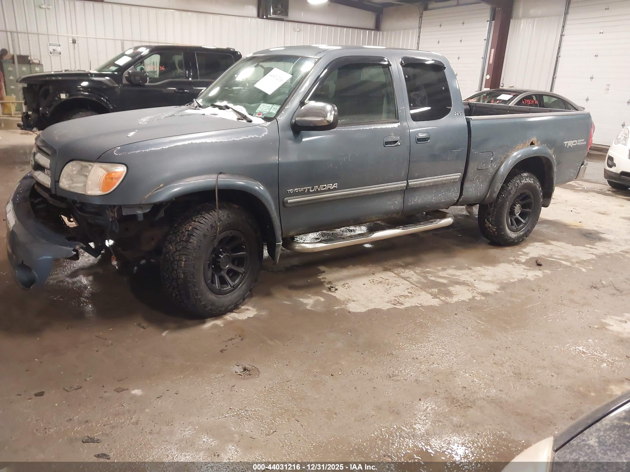 TOYOTA TUNDRA image 2