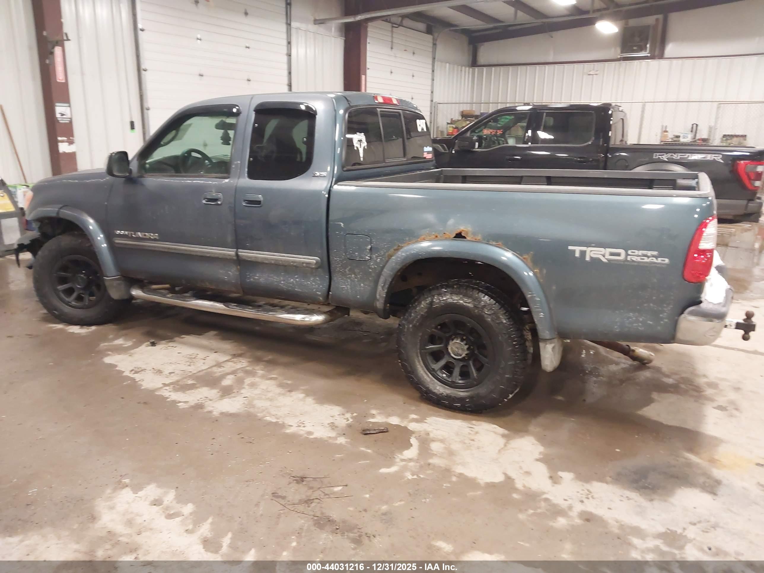 TOYOTA TUNDRA image 3