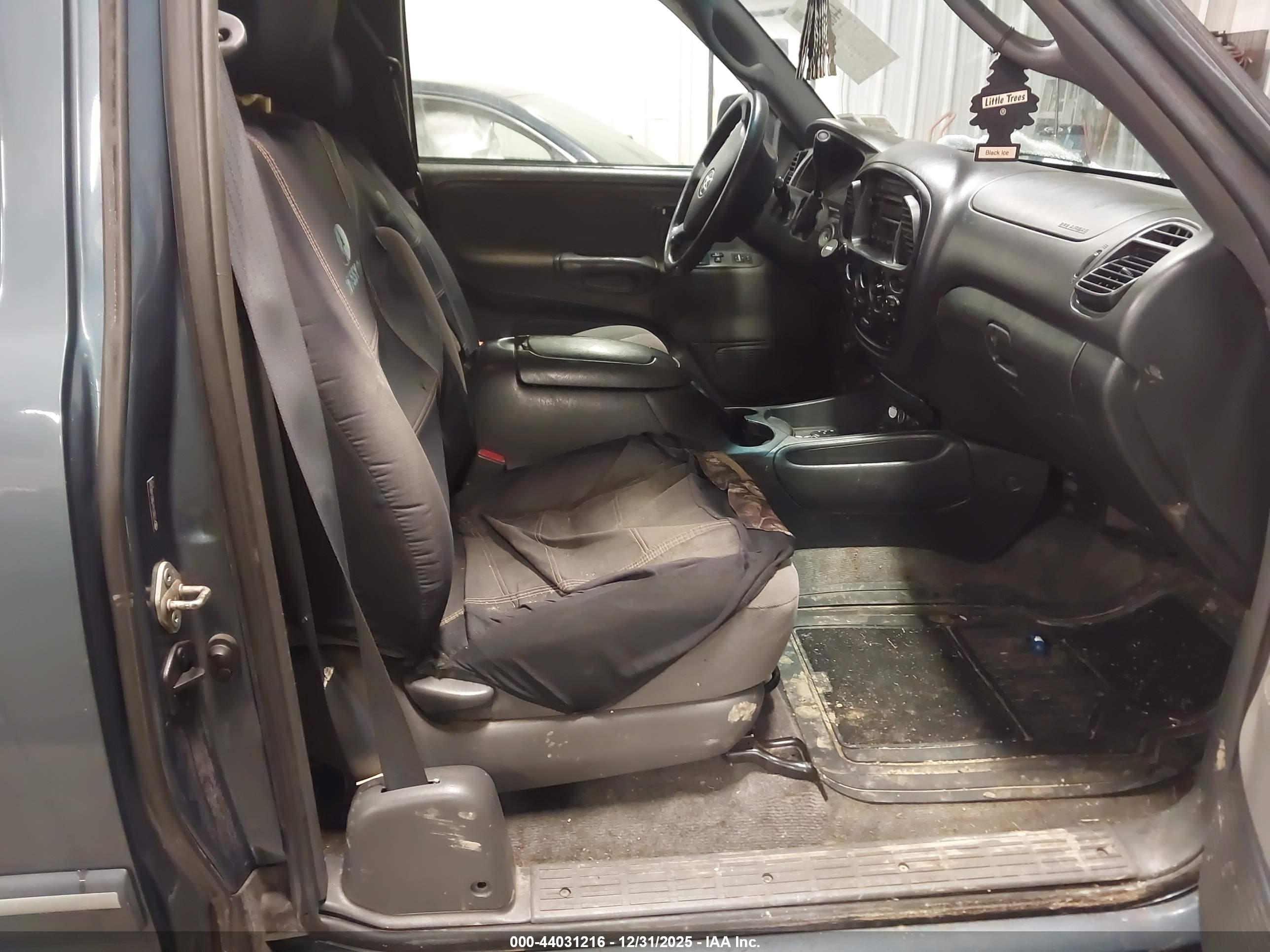 TOYOTA TUNDRA image 5