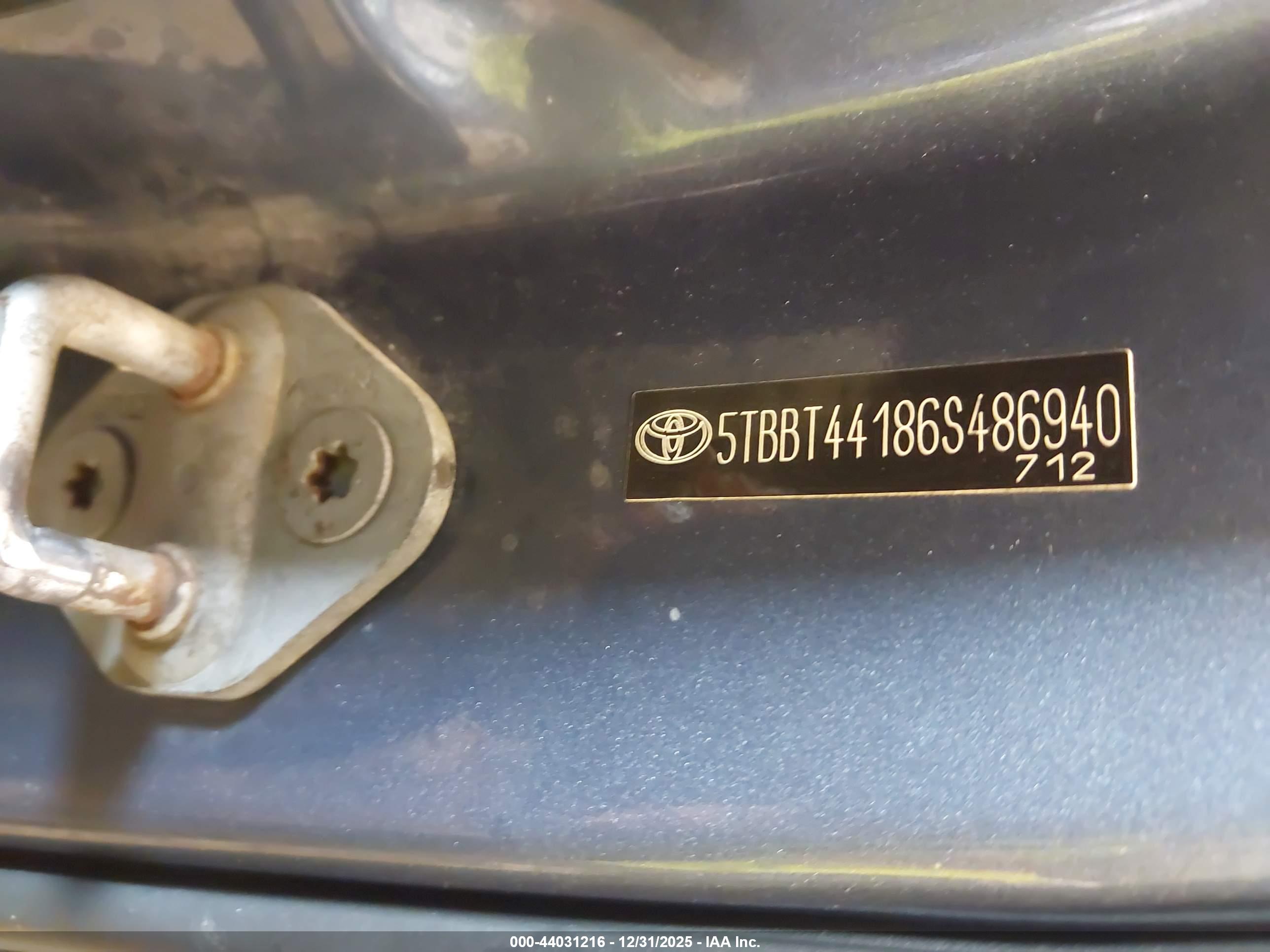 TOYOTA TUNDRA image 9