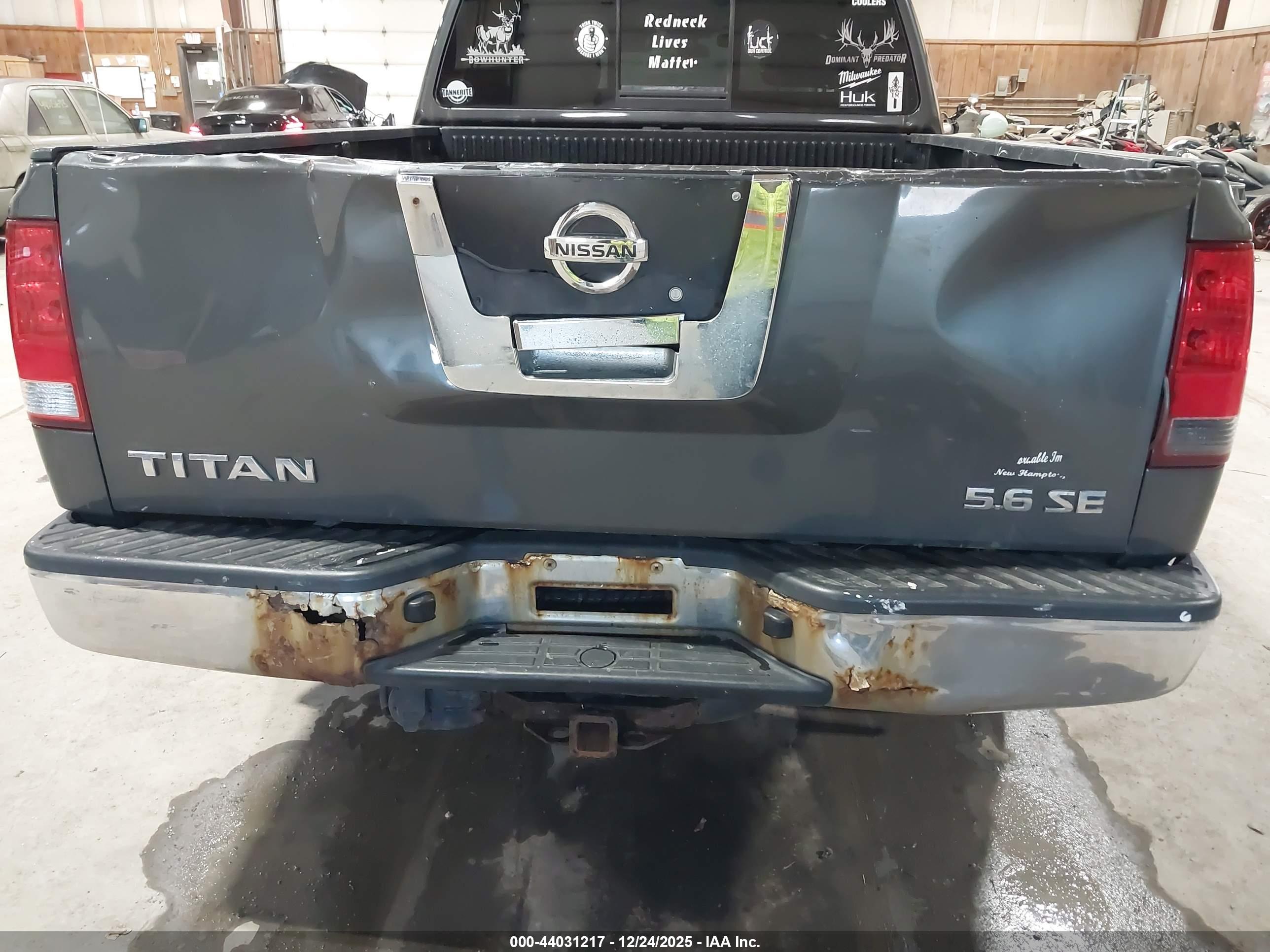 NISSAN TITAN image 6