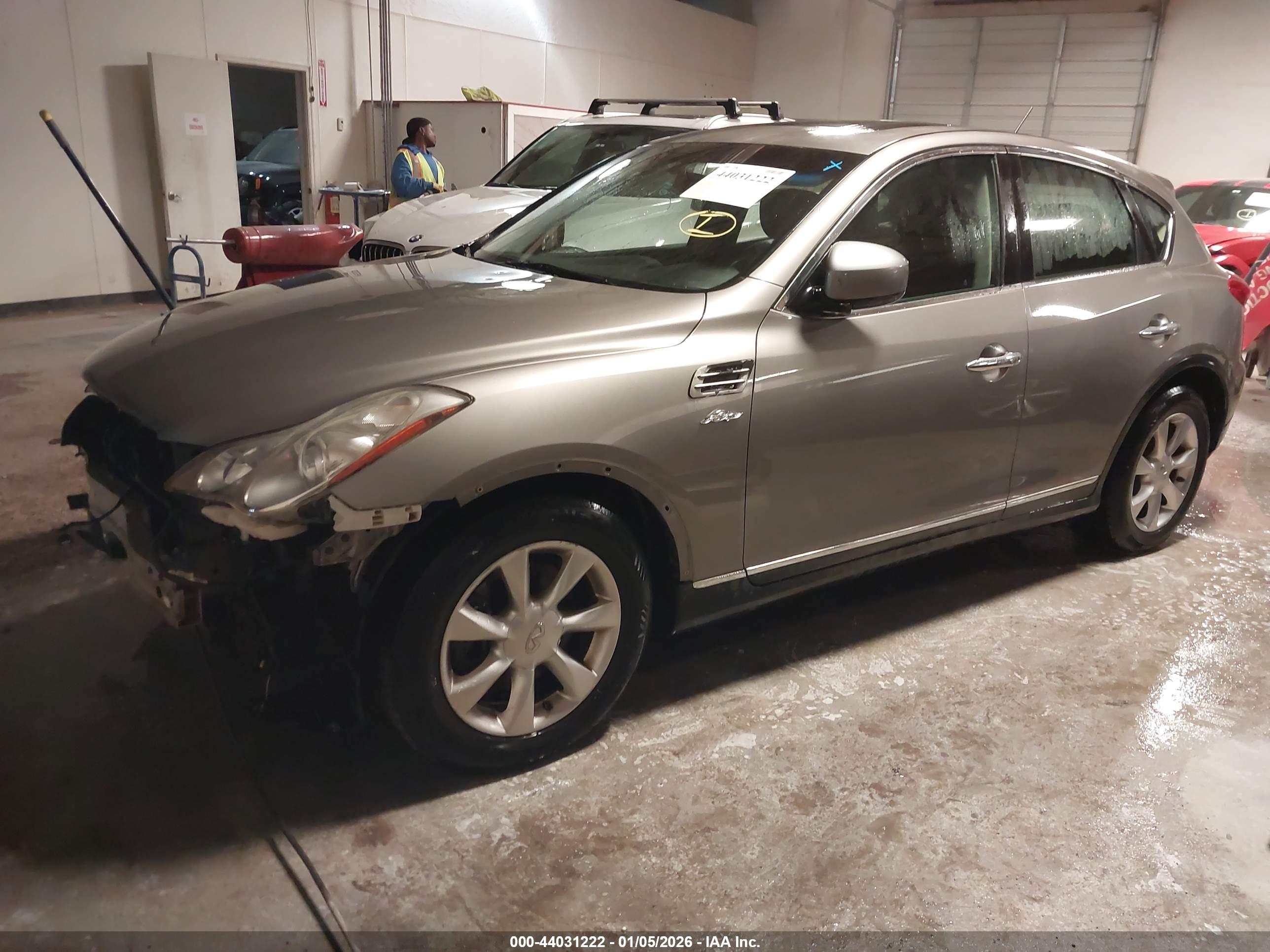 INFINITI EX35 image 2