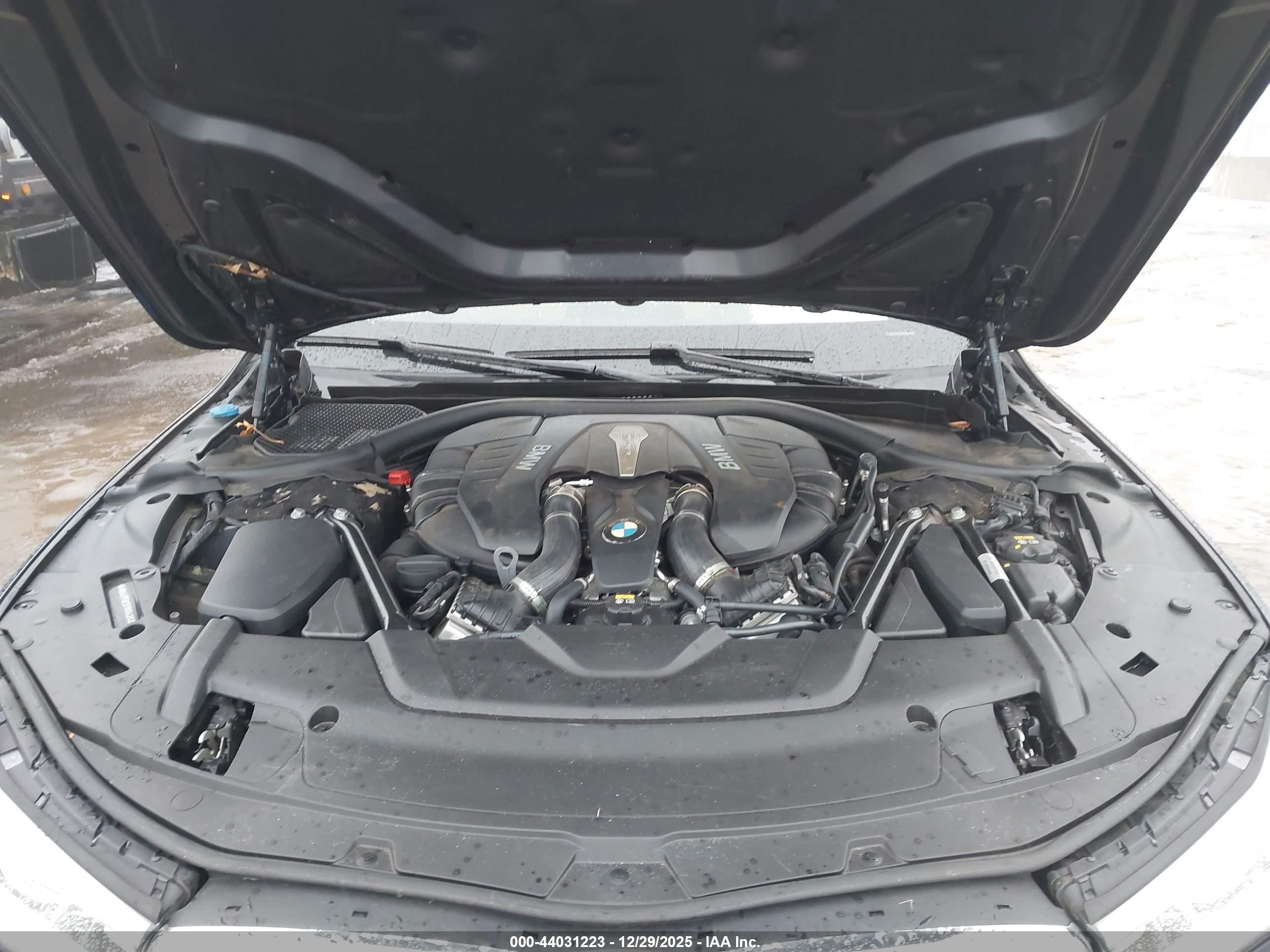 BMW 750I image 10