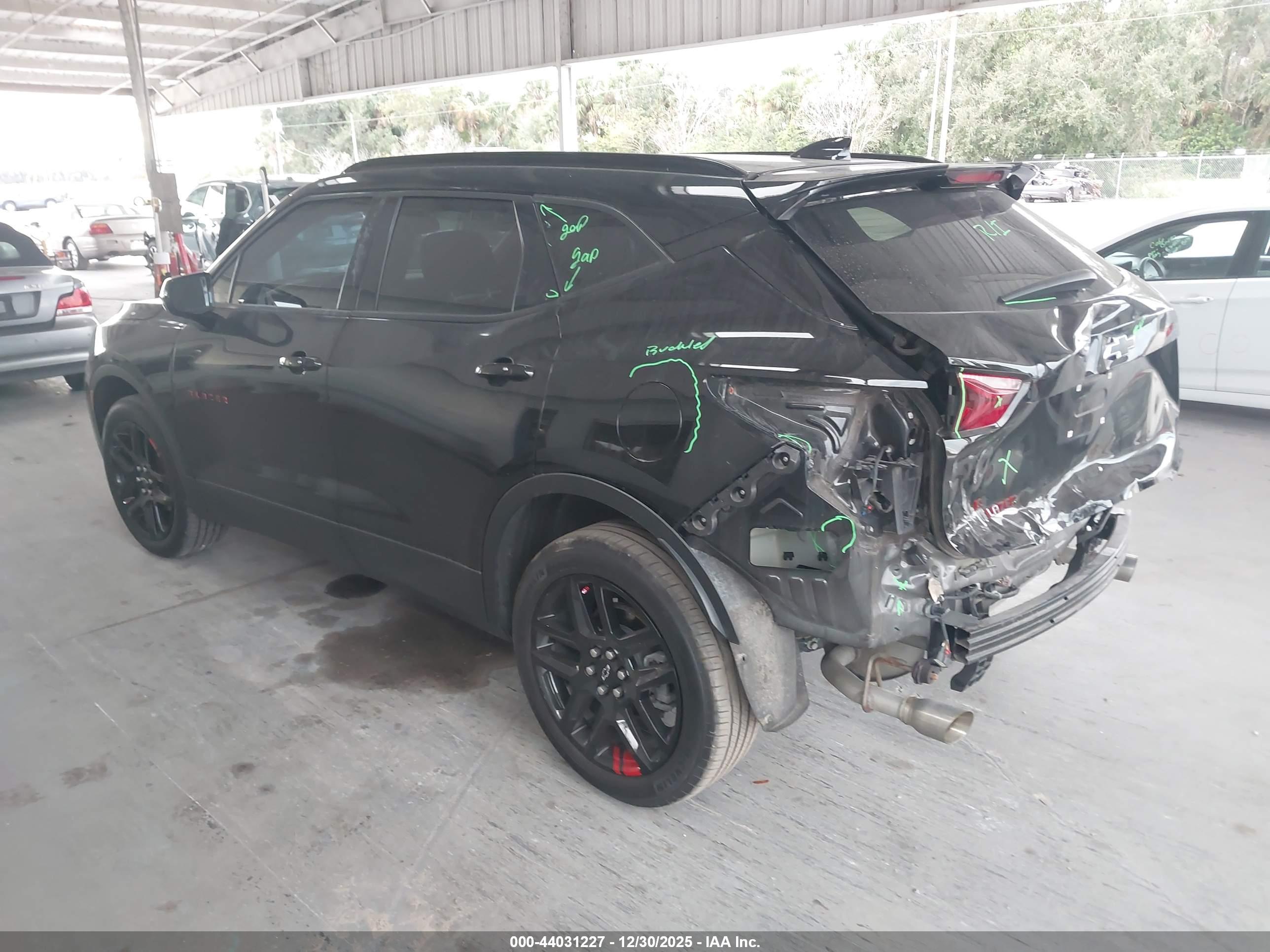 CHEVROLET BLAZER image 3
