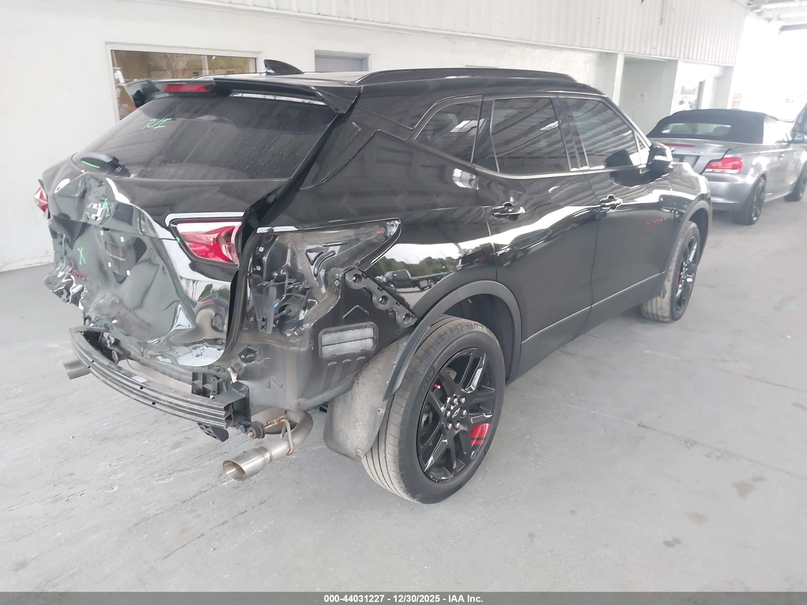 CHEVROLET BLAZER image 4
