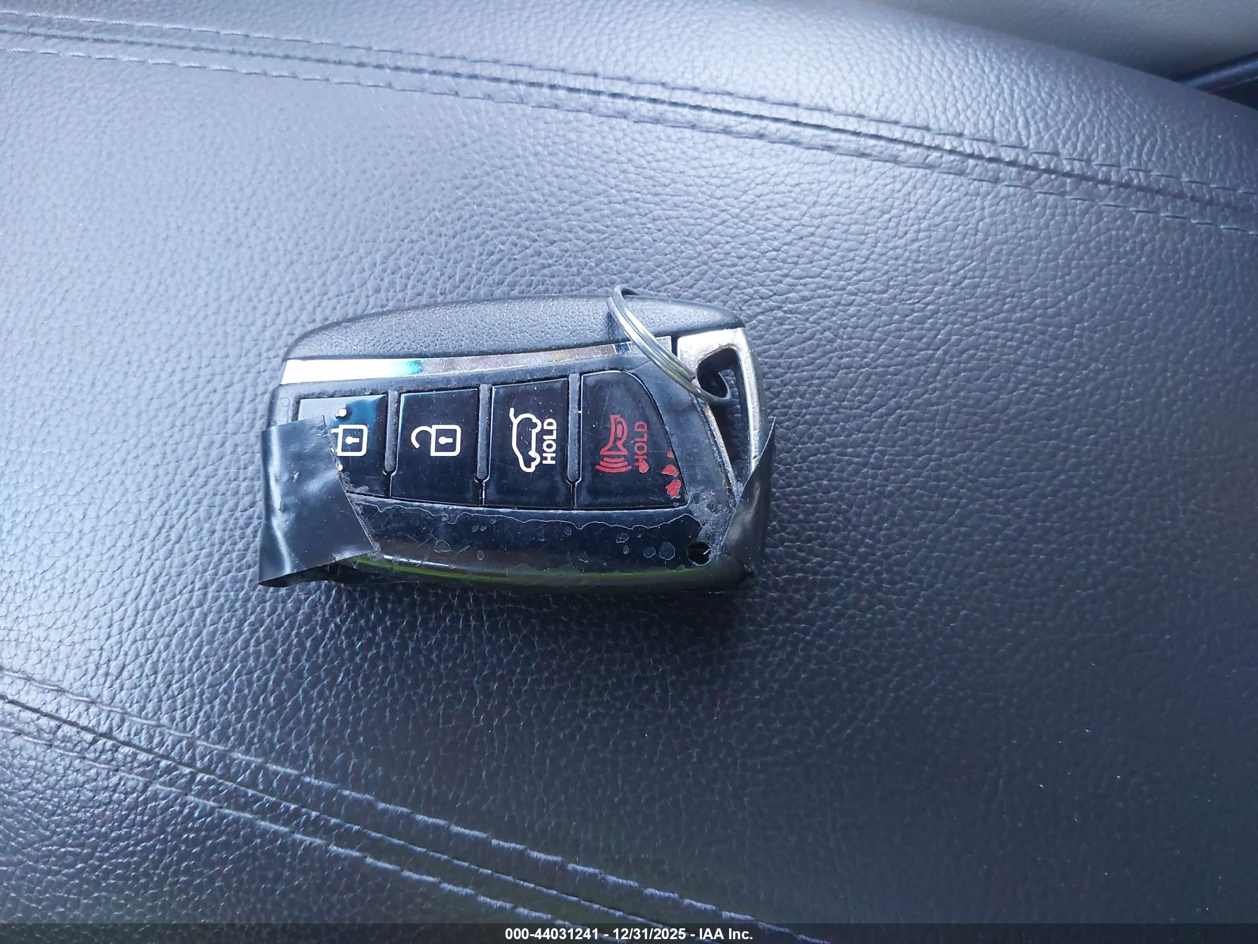 HYUNDAI SANTA image 11
