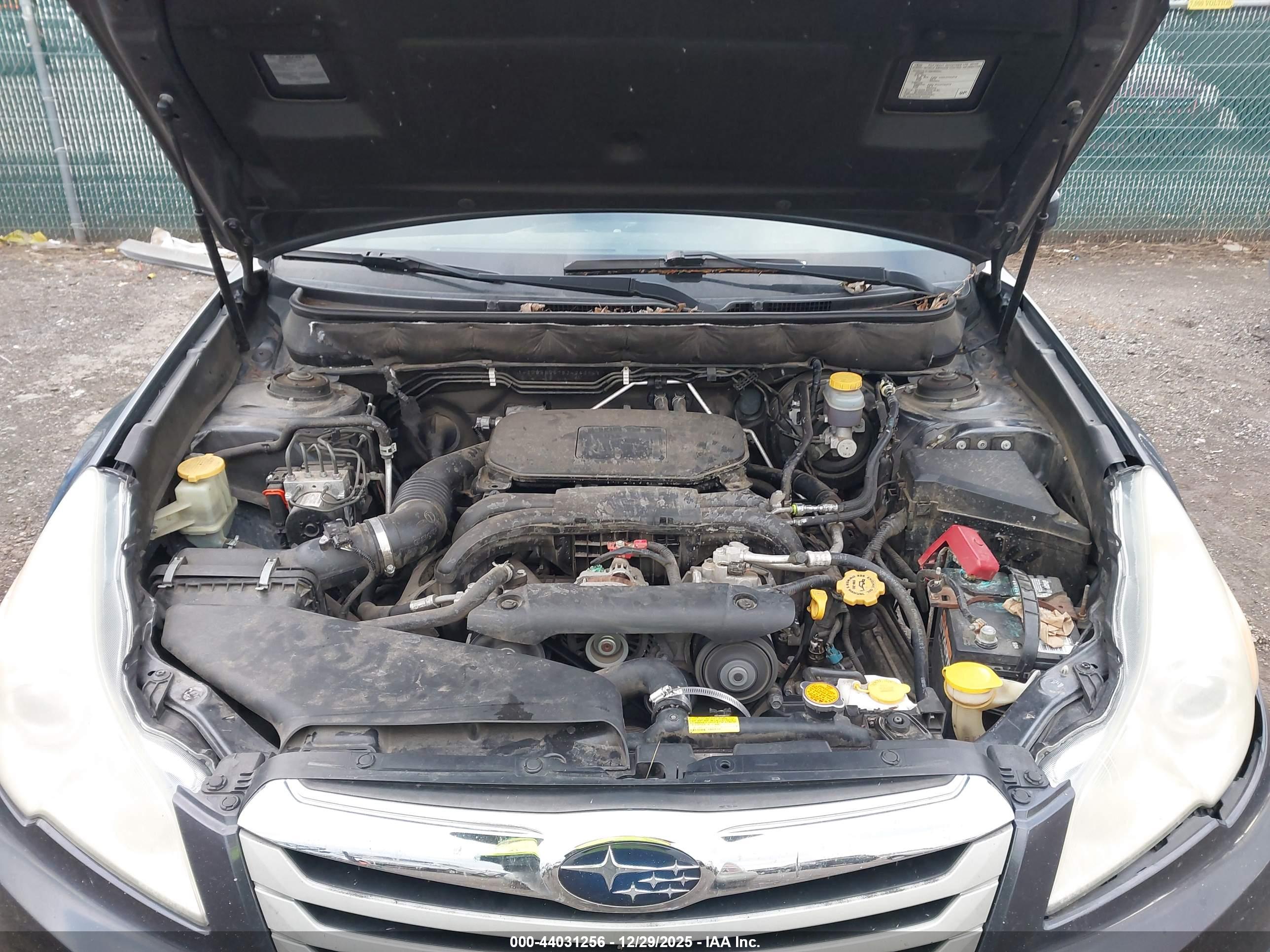 SUBARU OUTBACK image 10