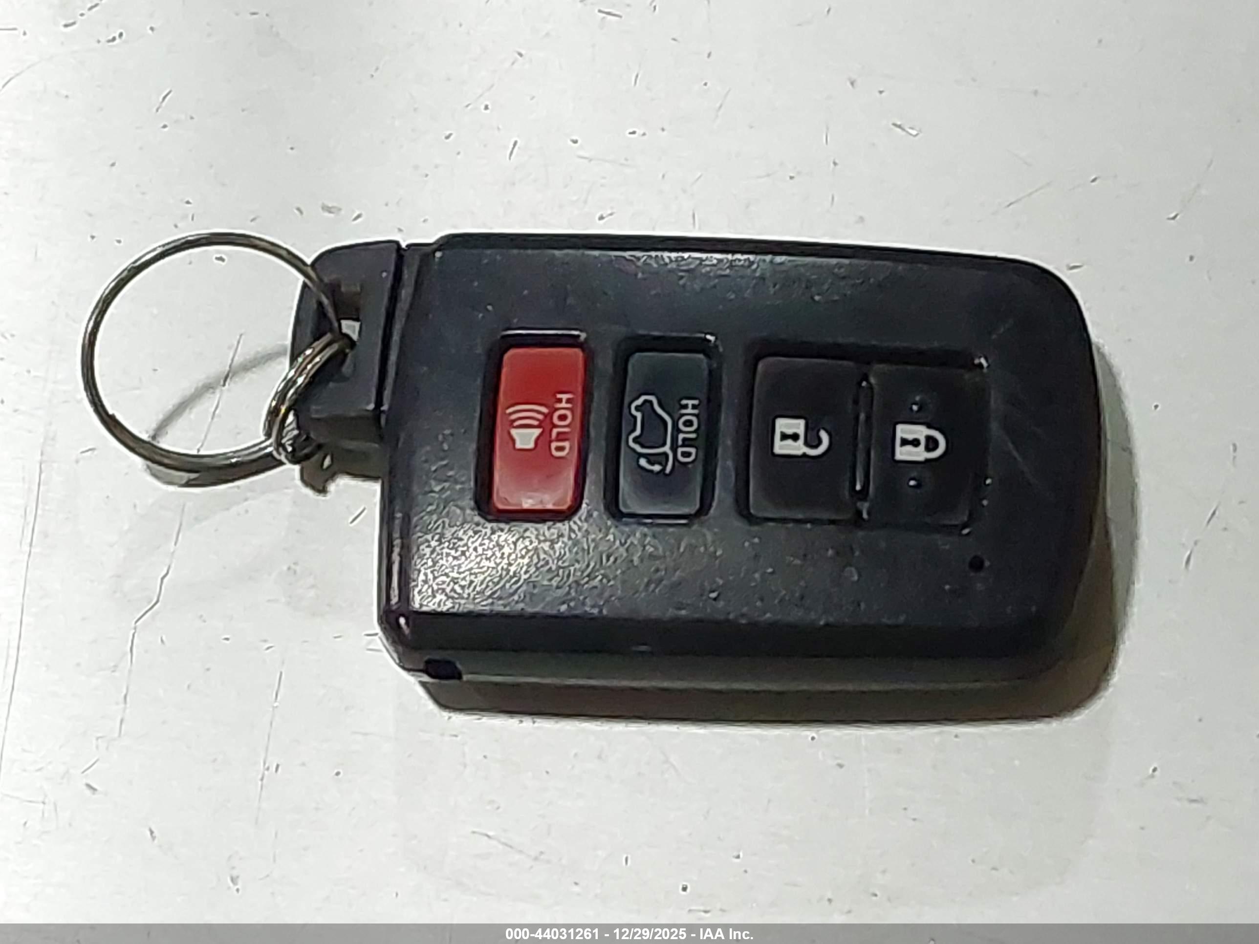 TOYOTA RAV4 image 11
