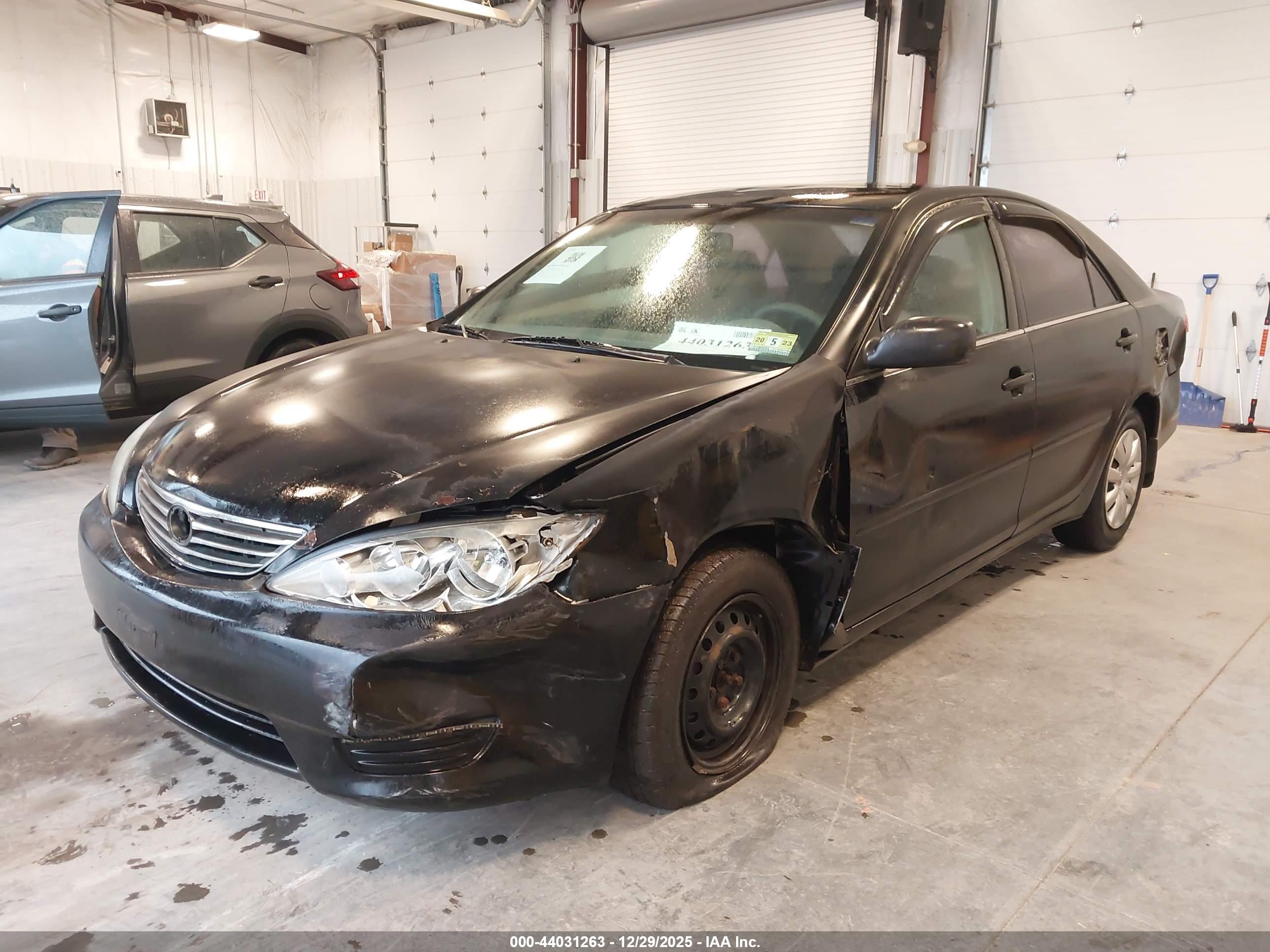 TOYOTA CAMRY image 6